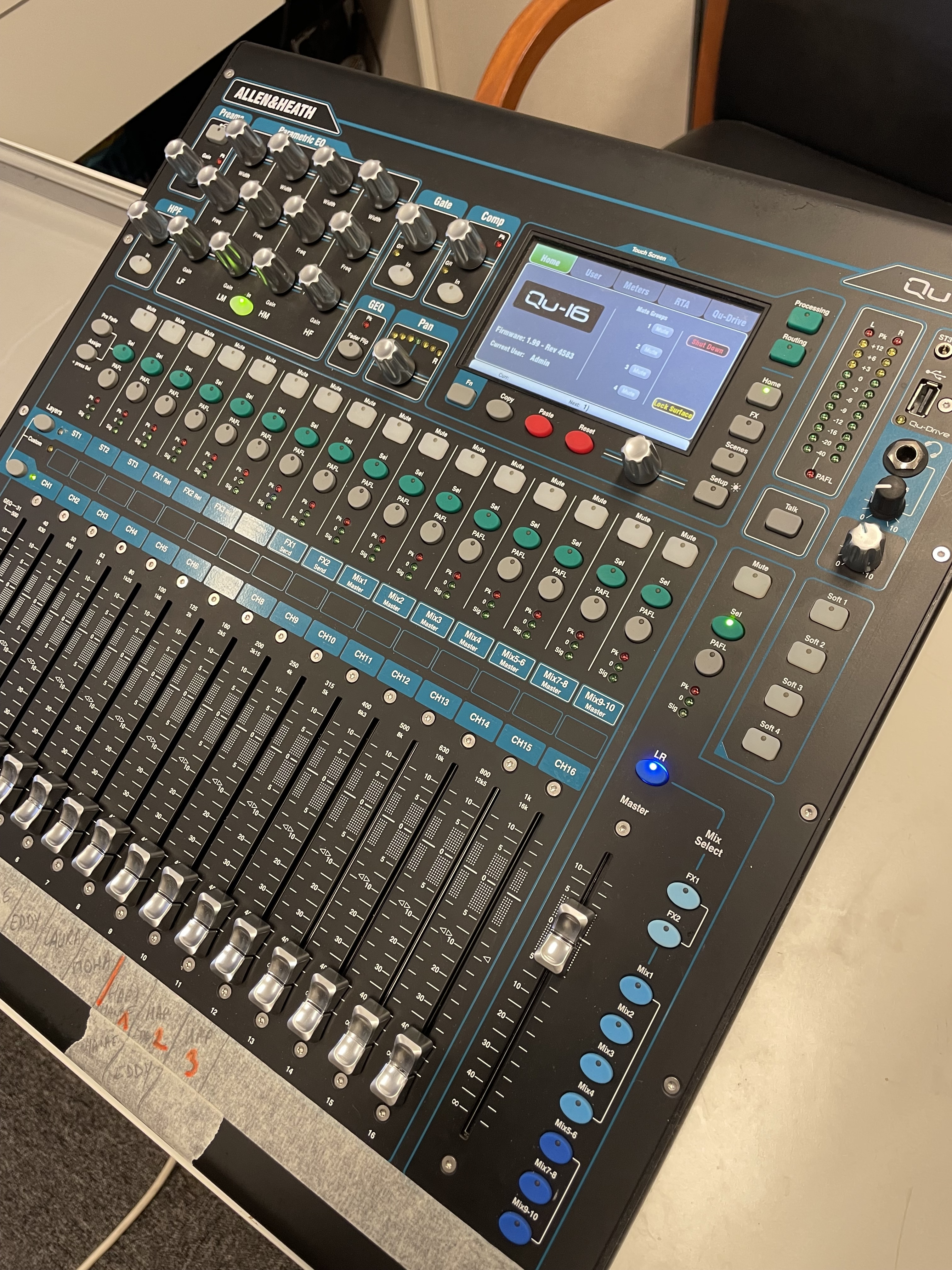 Console de mixage Allen & heath QU-16