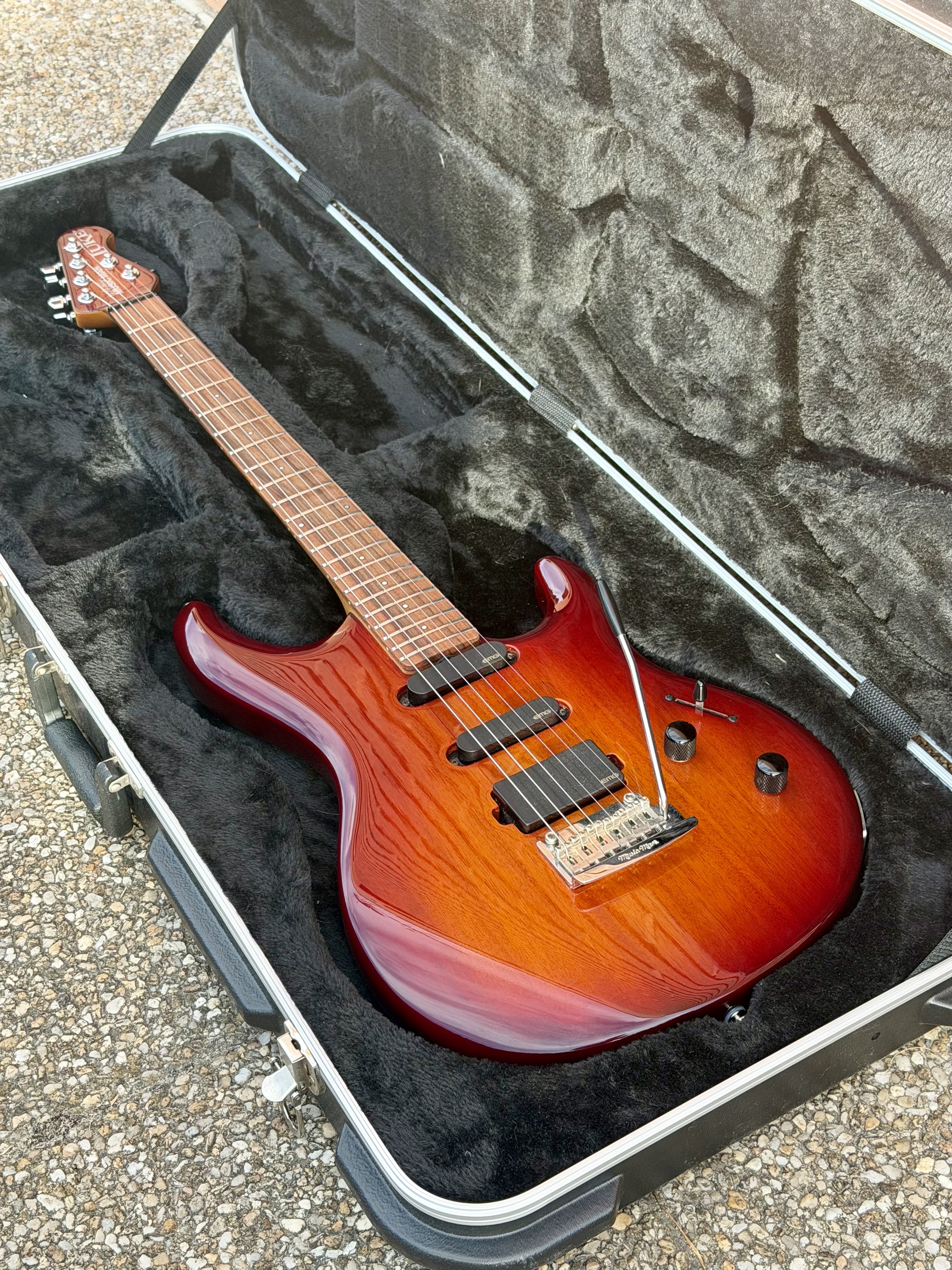 Musicman luke pdn cherry burst 