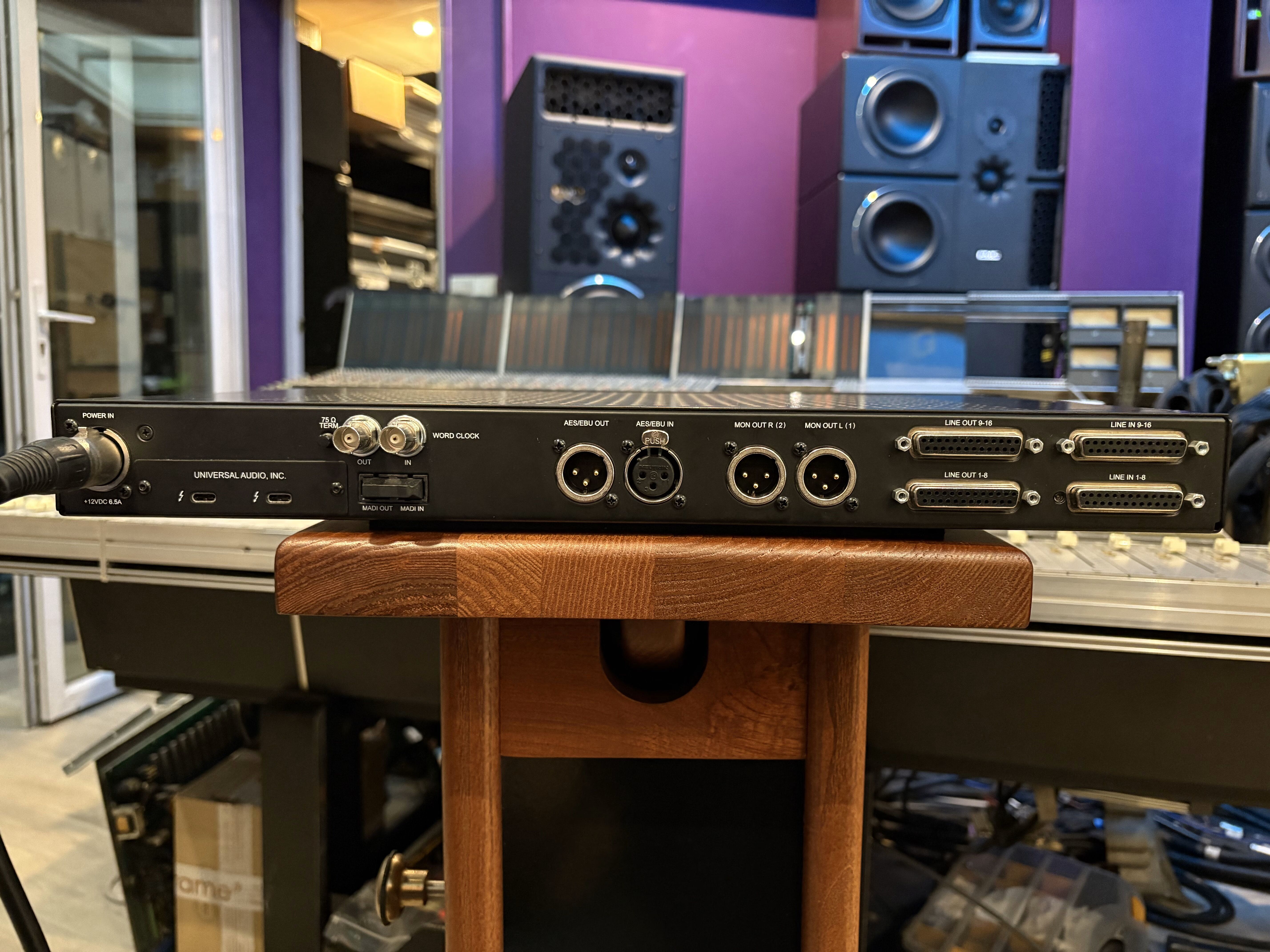 UA-Apollo-X16-3