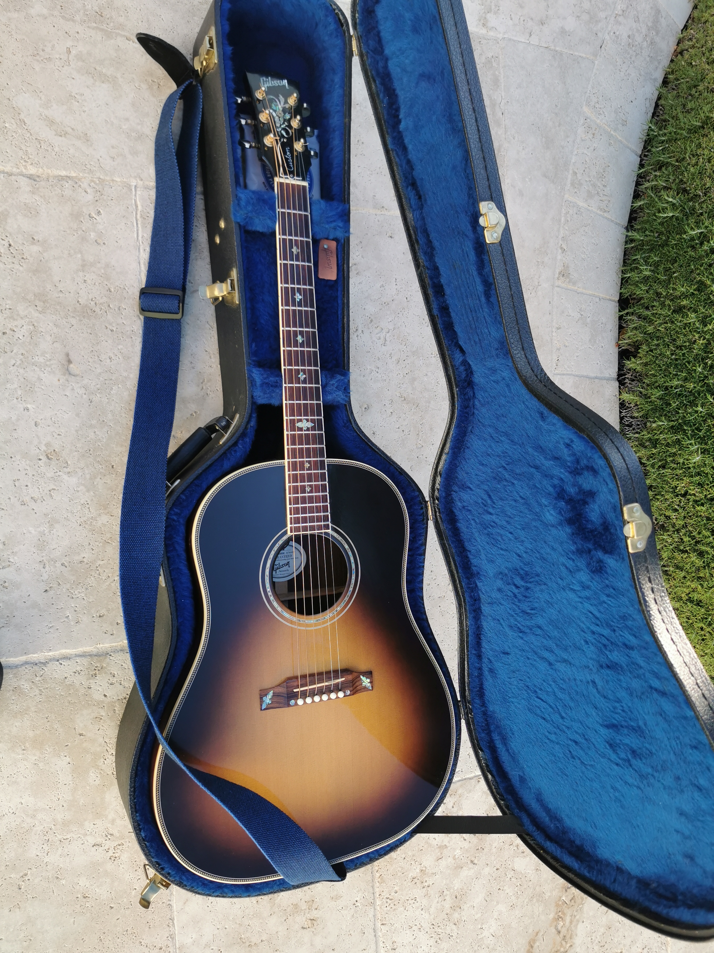 Vends magnifique guitare J45 Custom rosewood de 2011