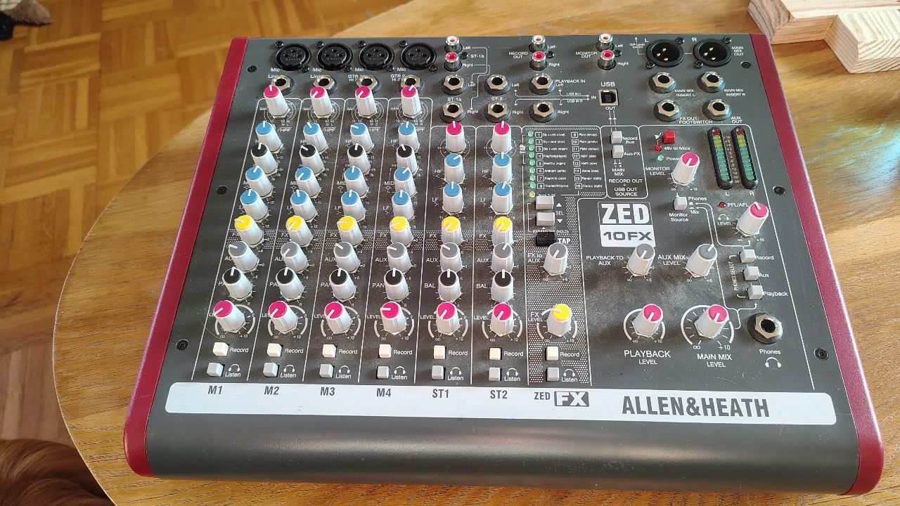 Vends console de mixage Allen And Heath Zed10-Fx