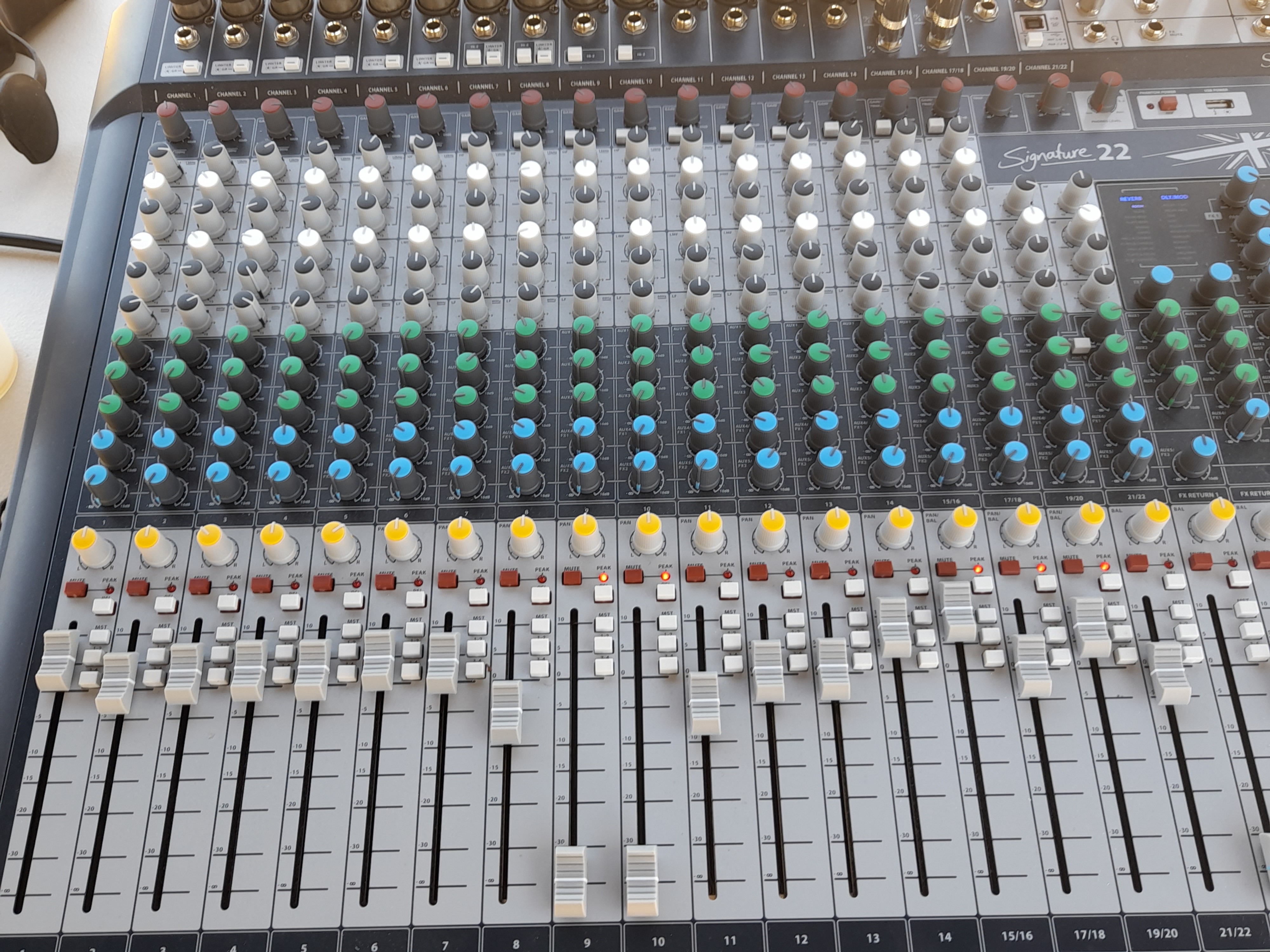 Soundcraft Signature 22 (25963)