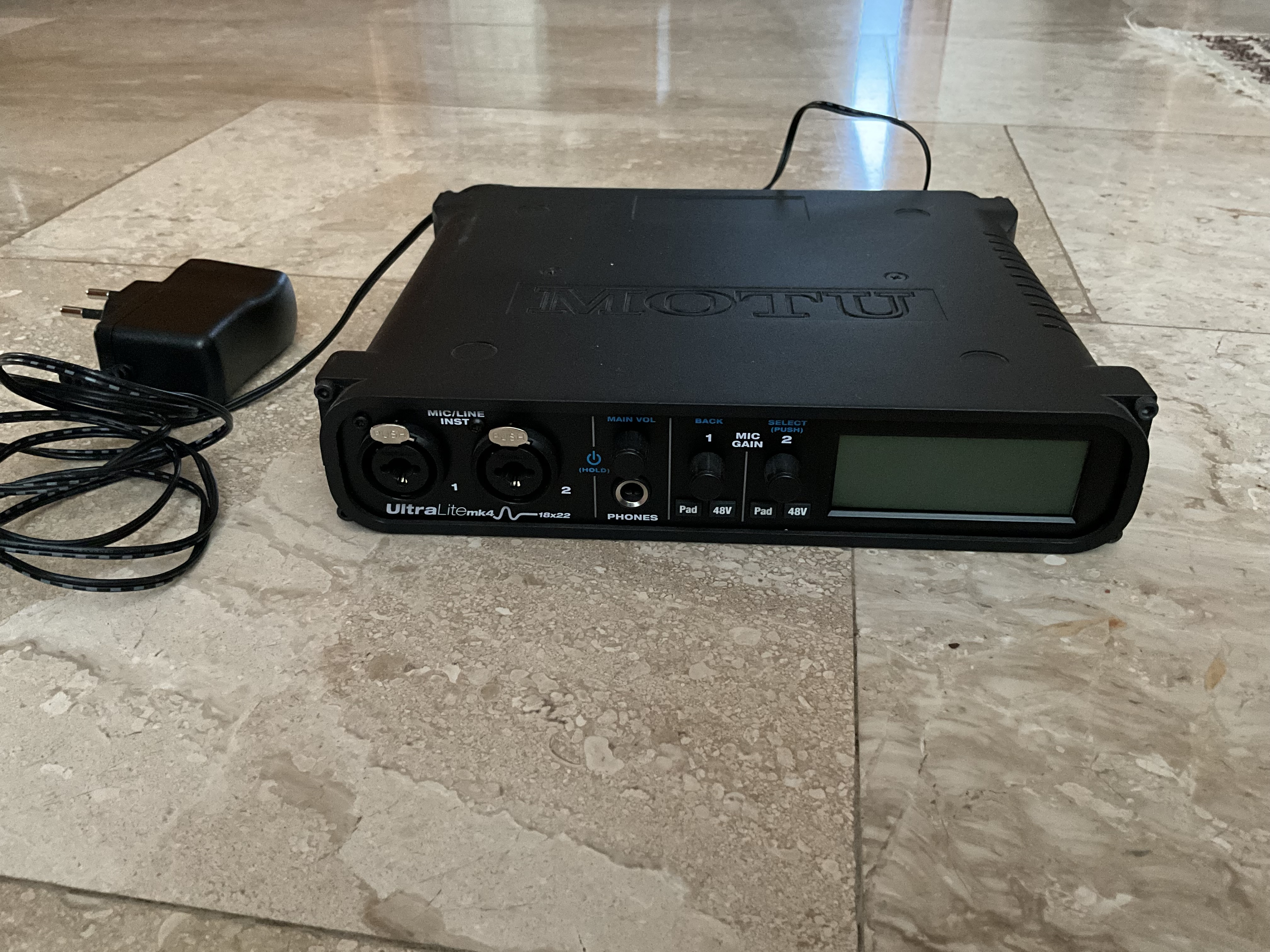 Vends interface audio MOTU Ultralite-mk4 comme neuf