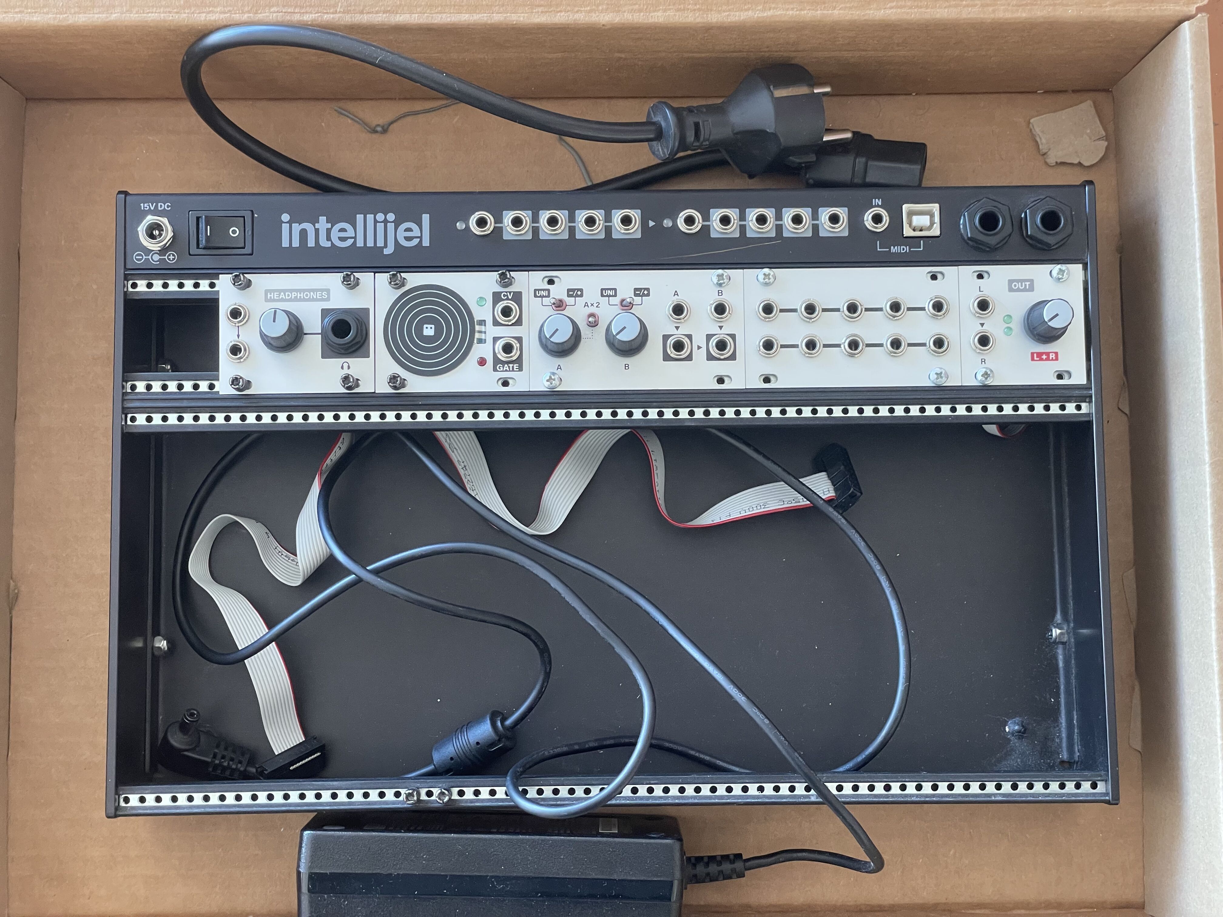 Vend Intellijel Palette case 62hp 