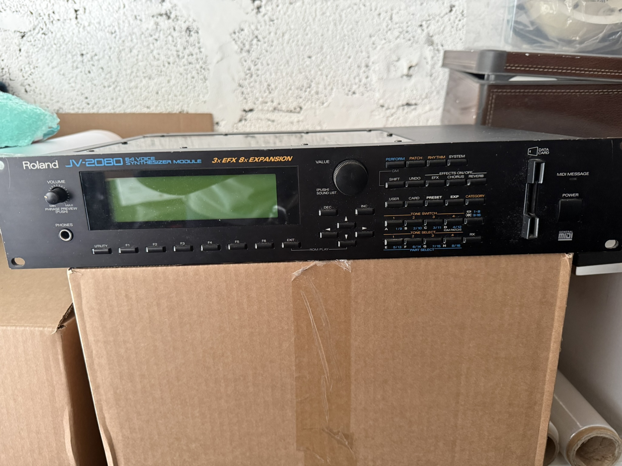 Vends JV-2080