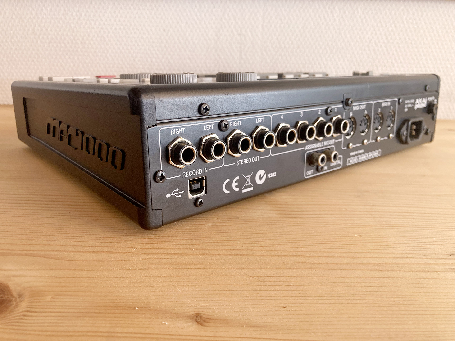 Akai-MPC1000 2026 0200