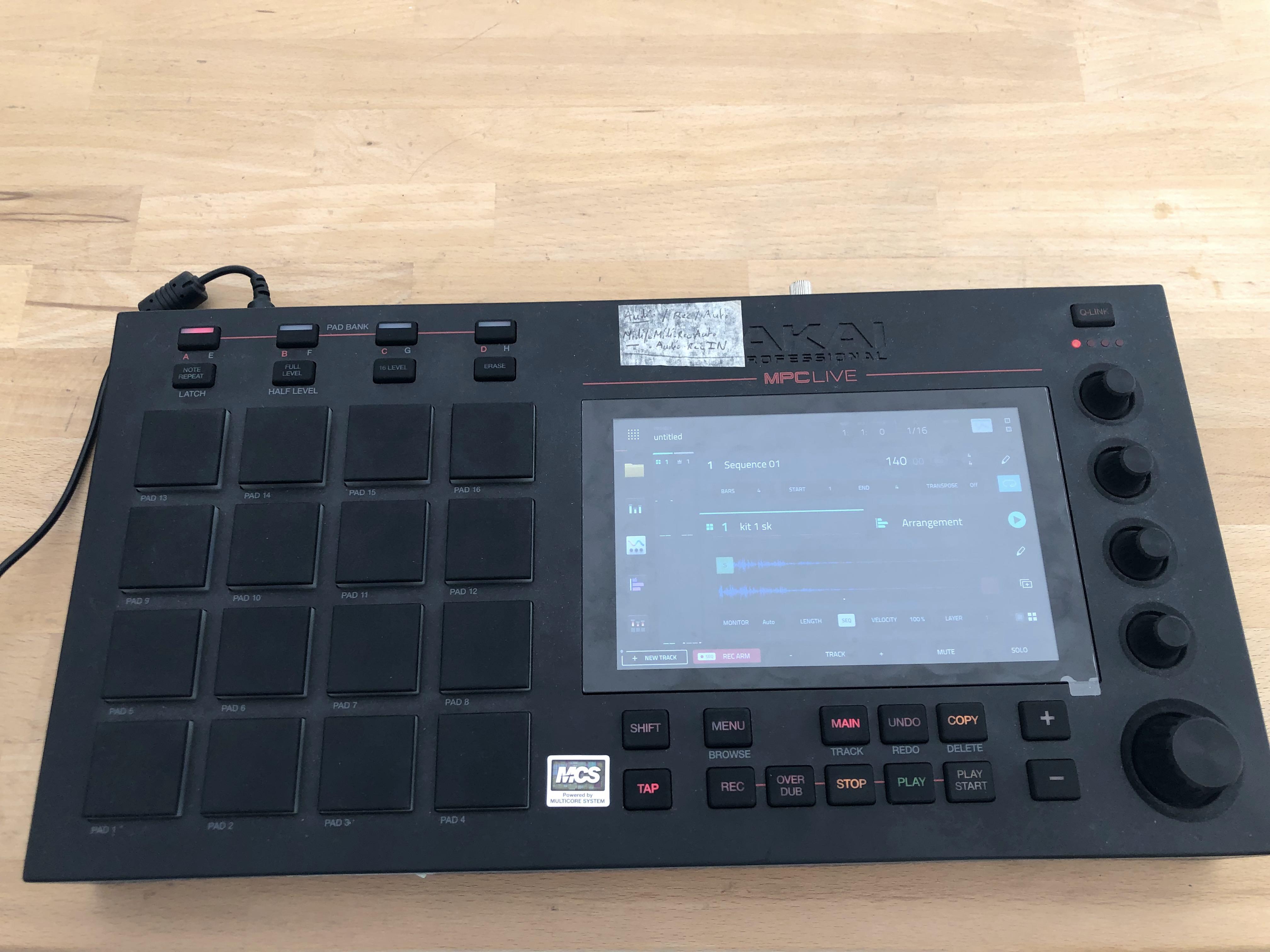 Akai Professional MPC Live (38891)