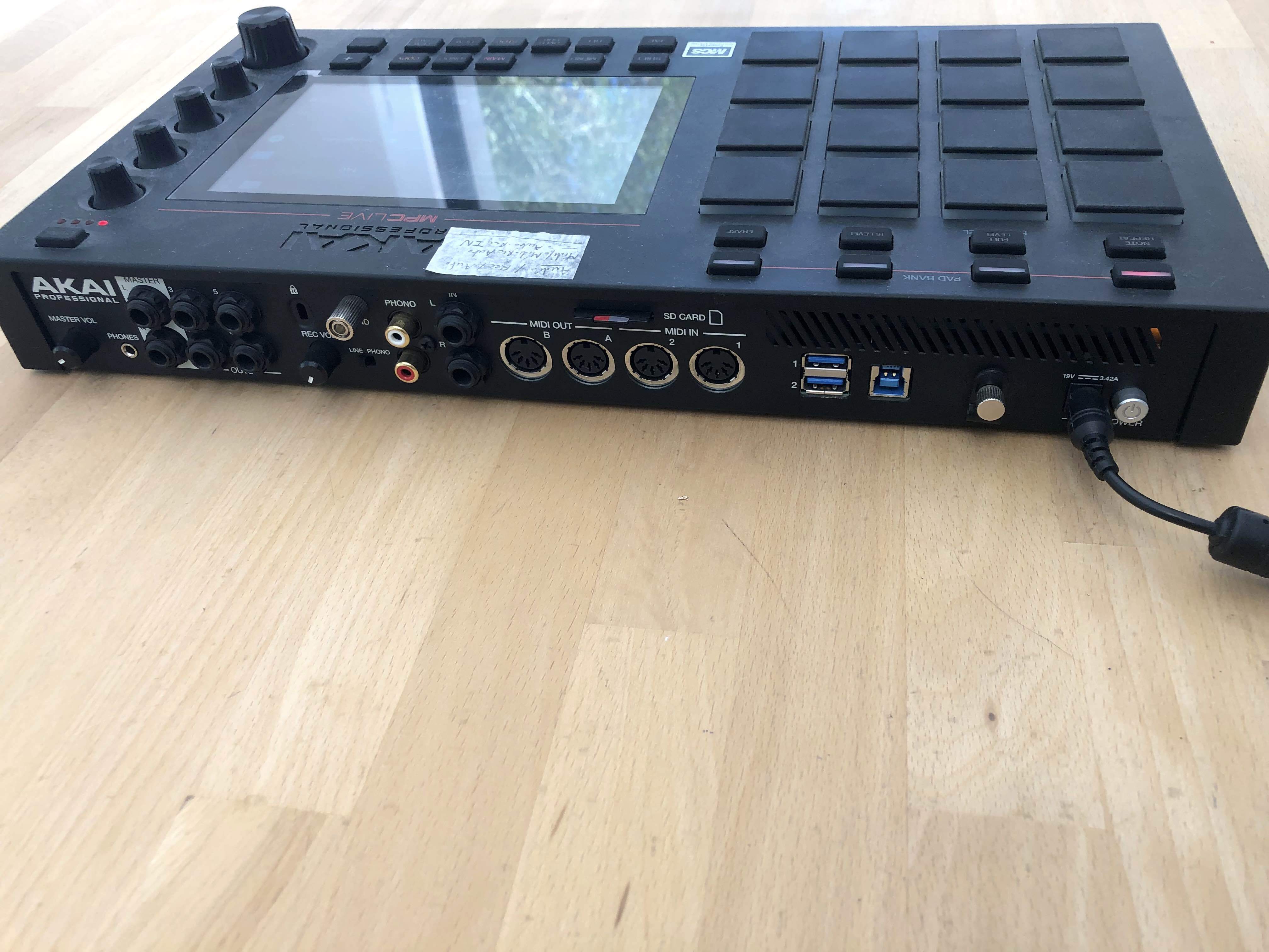 Akai Professional MPC Live (95471)