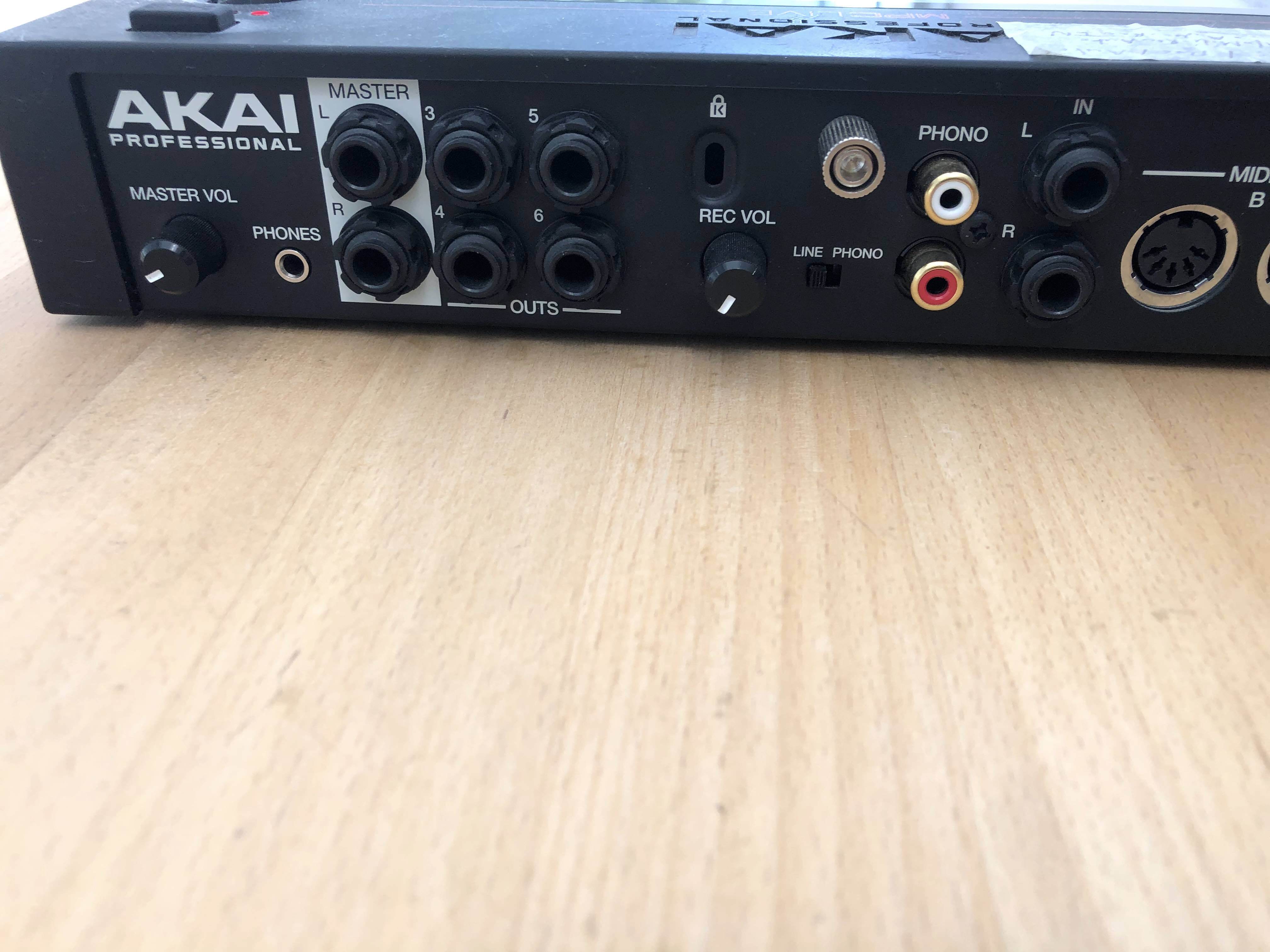 Akai Professional MPC Live (43719)