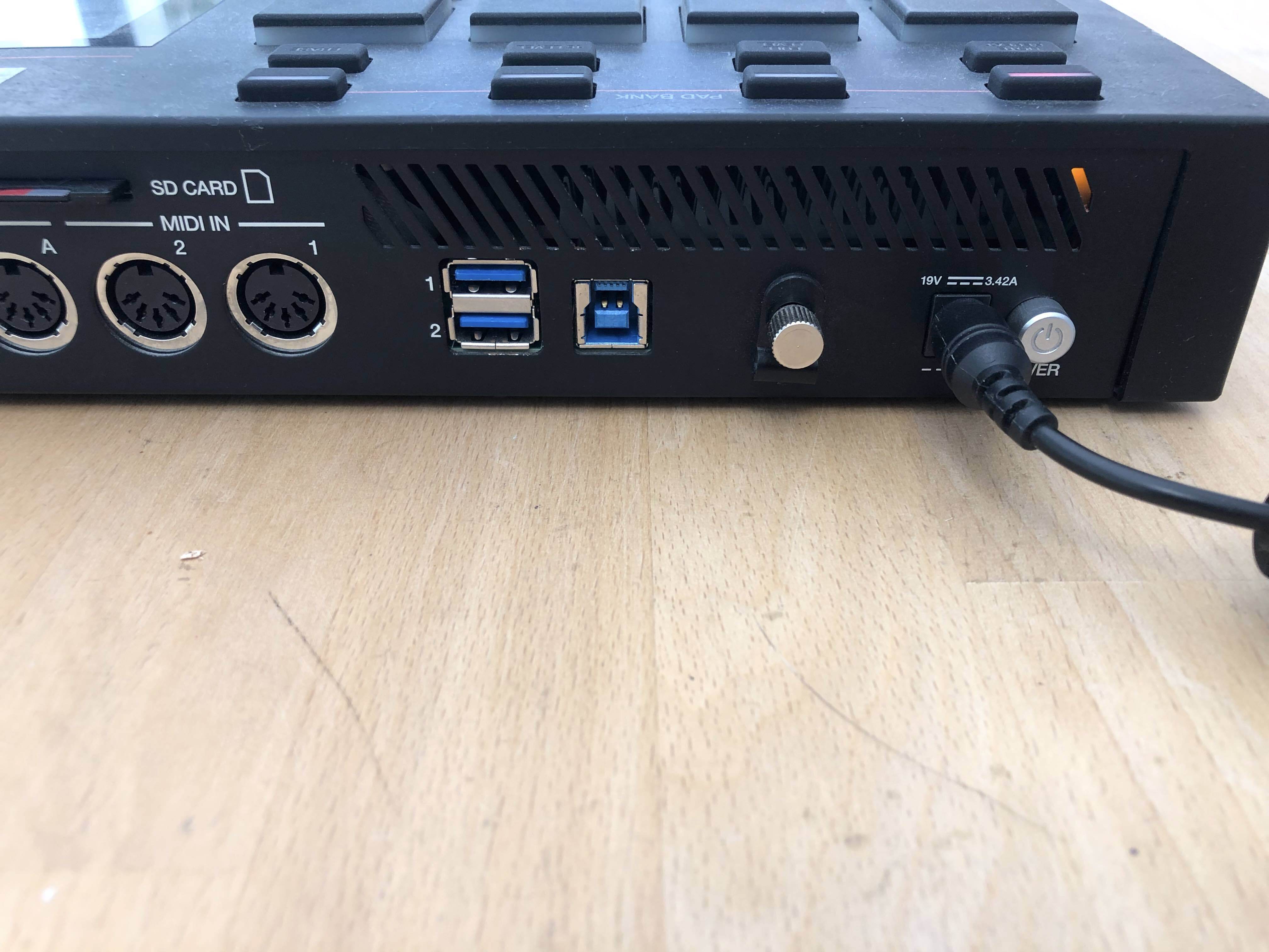 Akai Professional MPC Live (27134)
