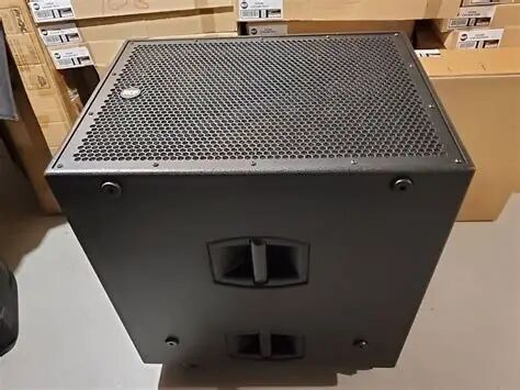 RCF SUB 8004-AS   Excellent Condition 