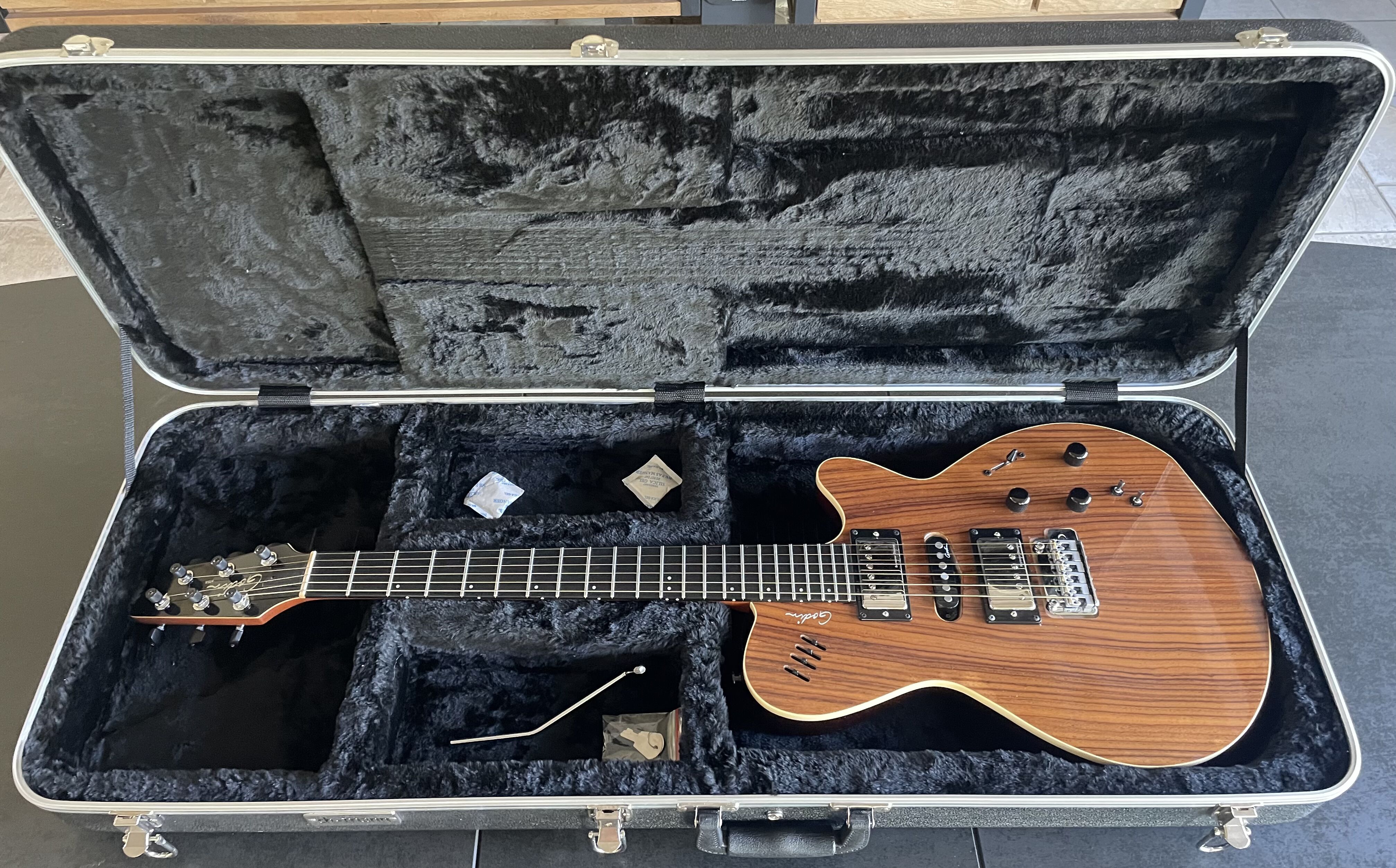 Godin xtSA série limitée "Palissandre" Seymour Duncan + Etui rigide