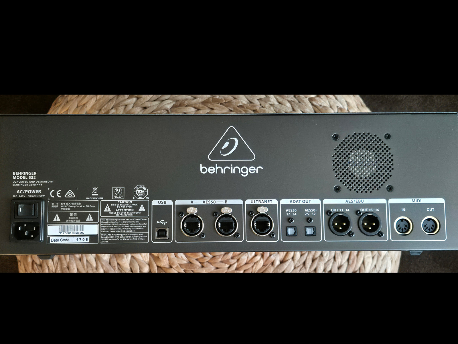 Behringer S32 (65412)