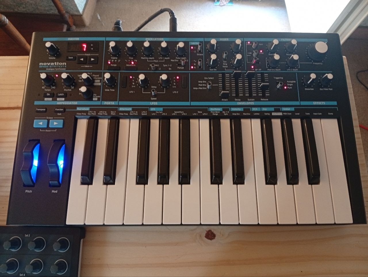 Vends Bass Station 2 super etat