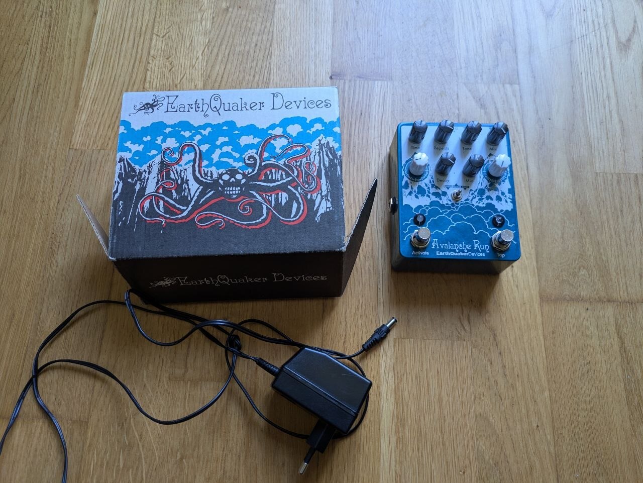 EarthQuaker Devices Avalanche Run (73321)
