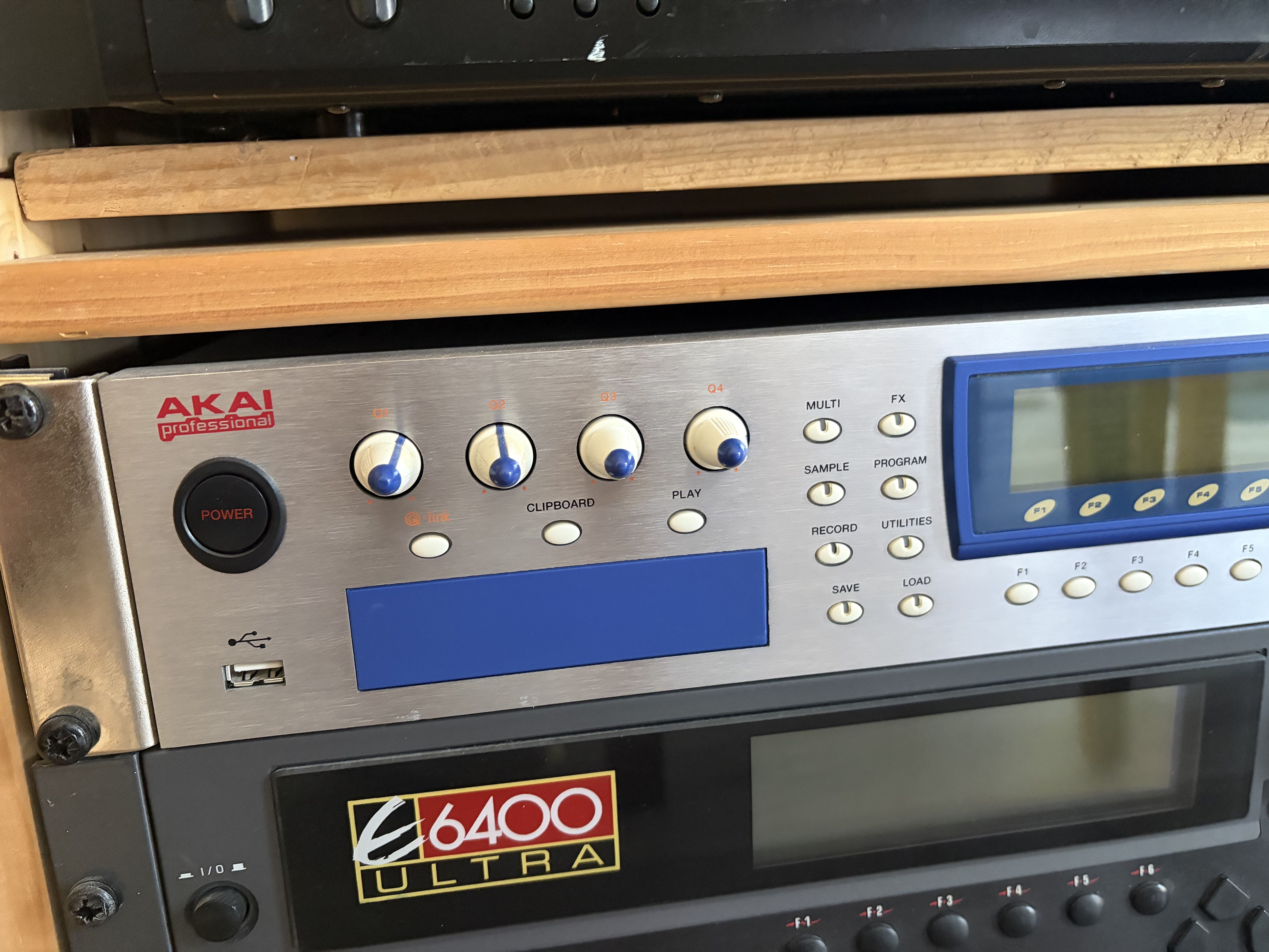Akai Professional Z-4 (60454)