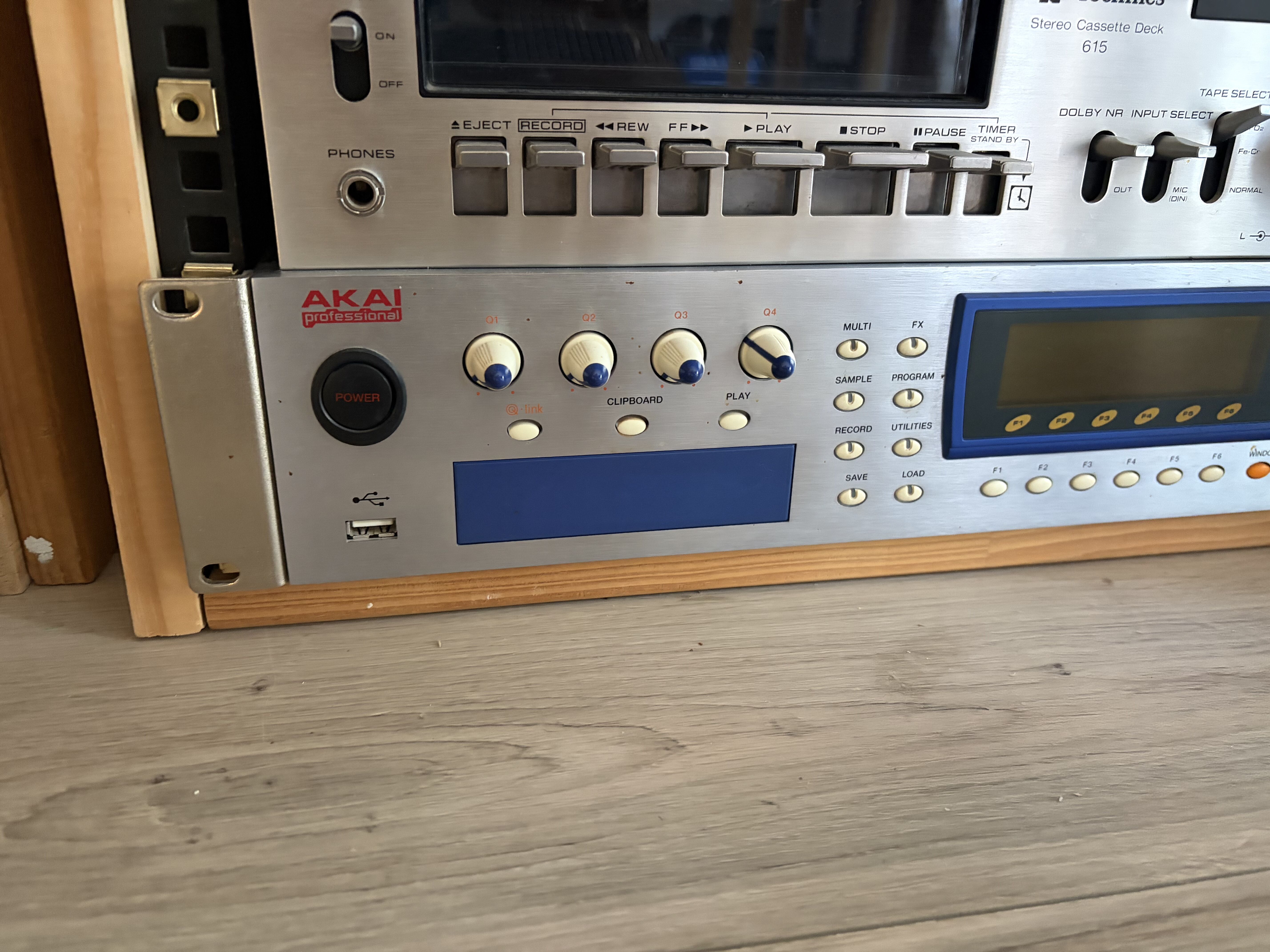 Akai Professional Z-4 (15176)