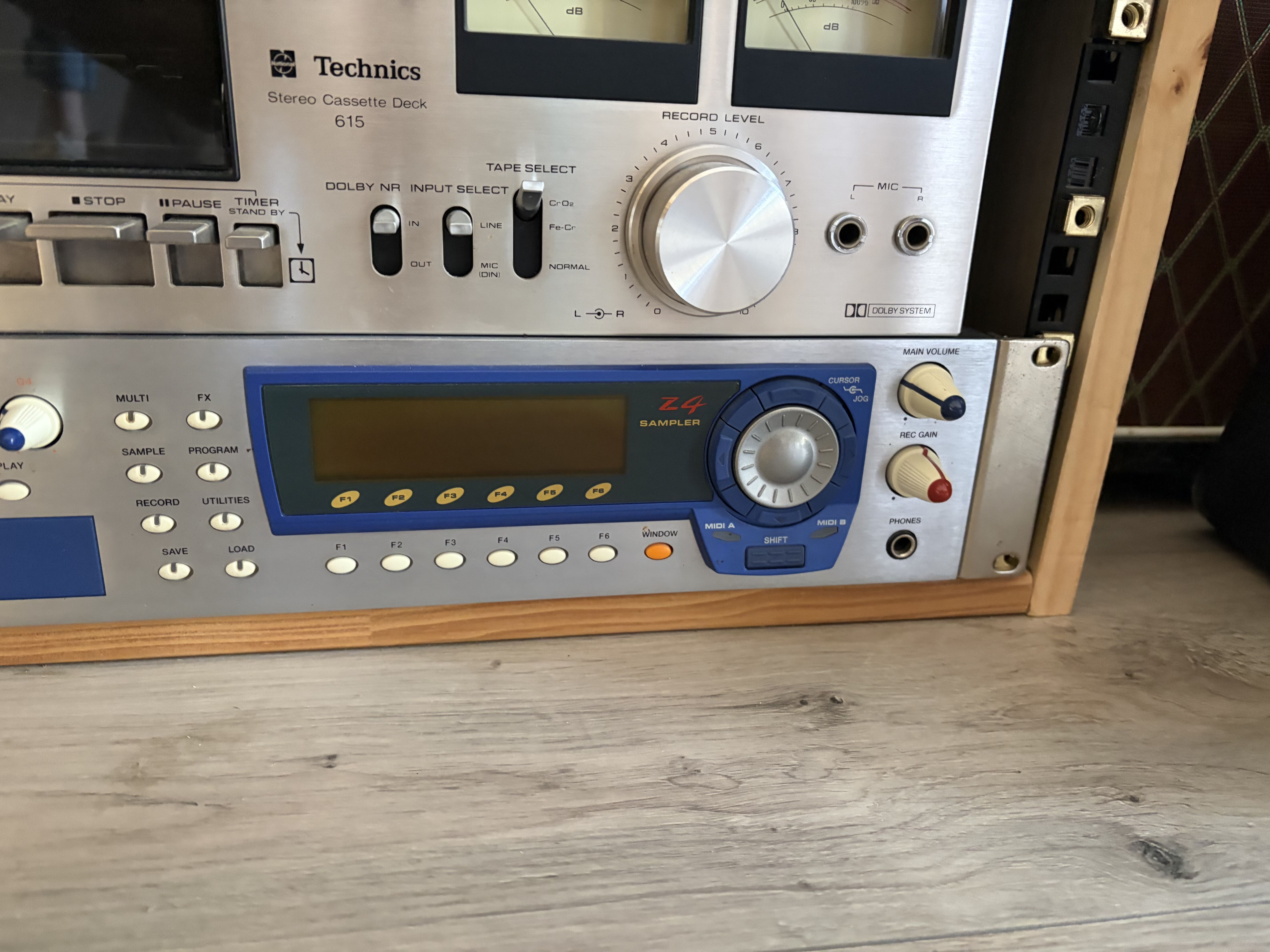 Akai Professional Z-4 (89183)