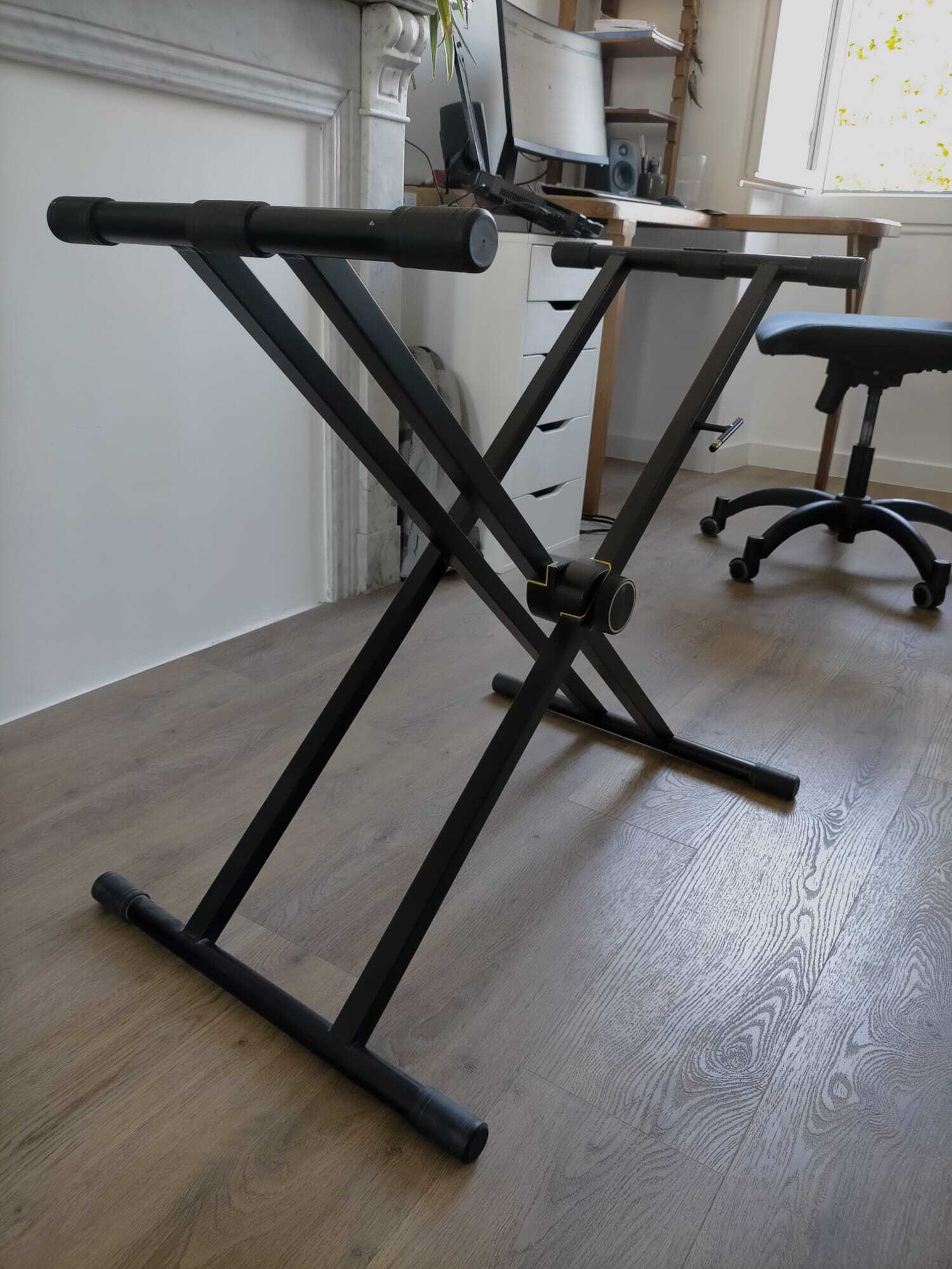 Vends stand pour clavier Roadworx Keyboard Stand 2