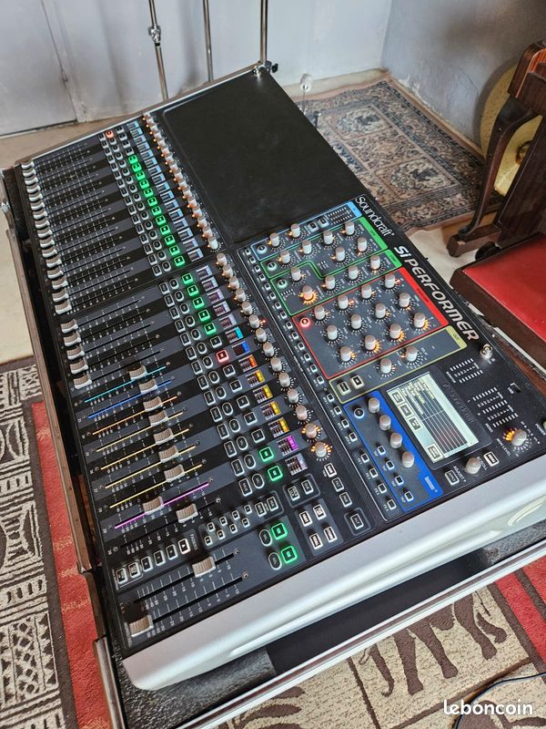 SI performer 3 Soundcraft - Console mixage numérique + Flight Case