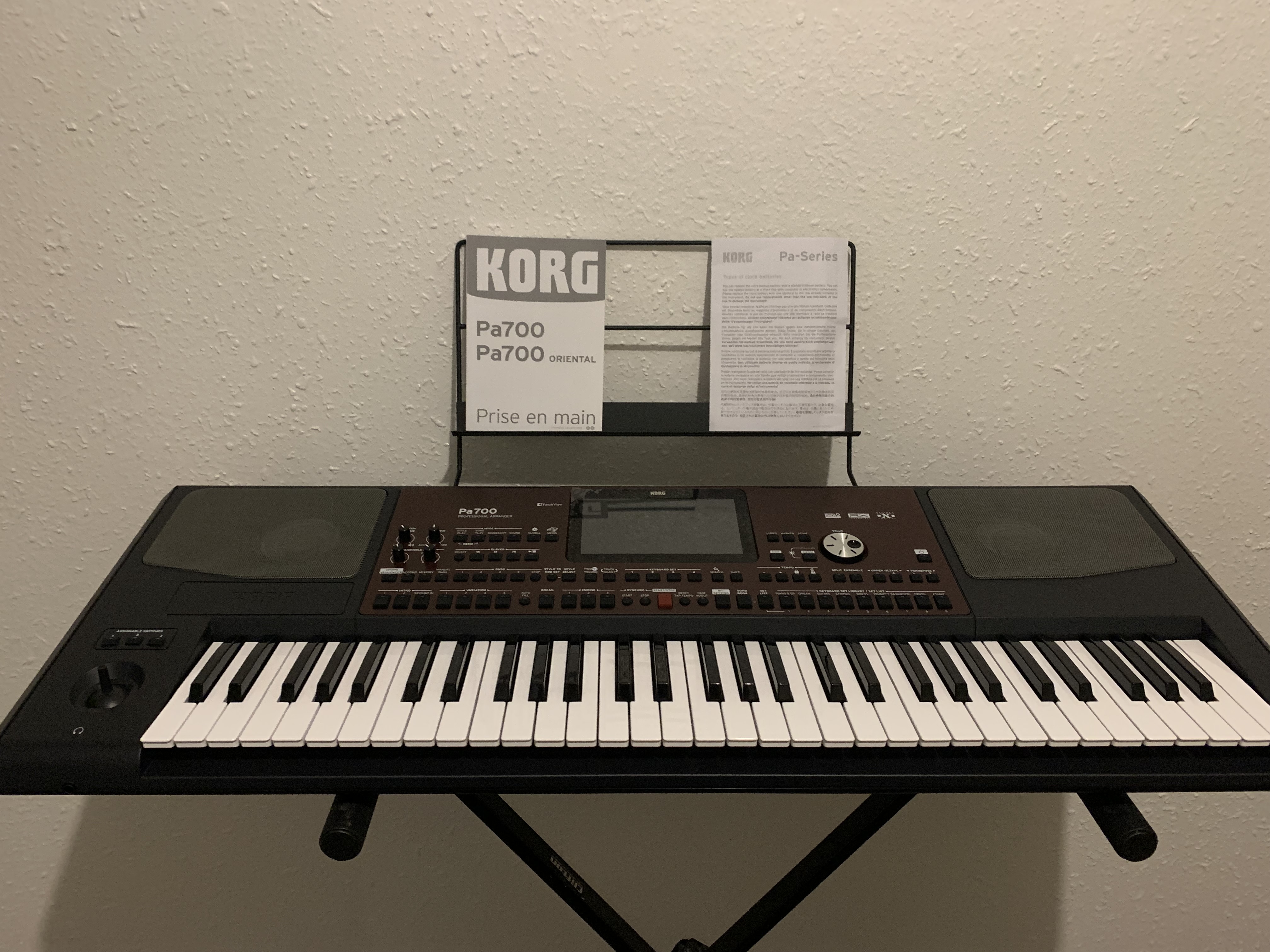 Vends Korg pa 700