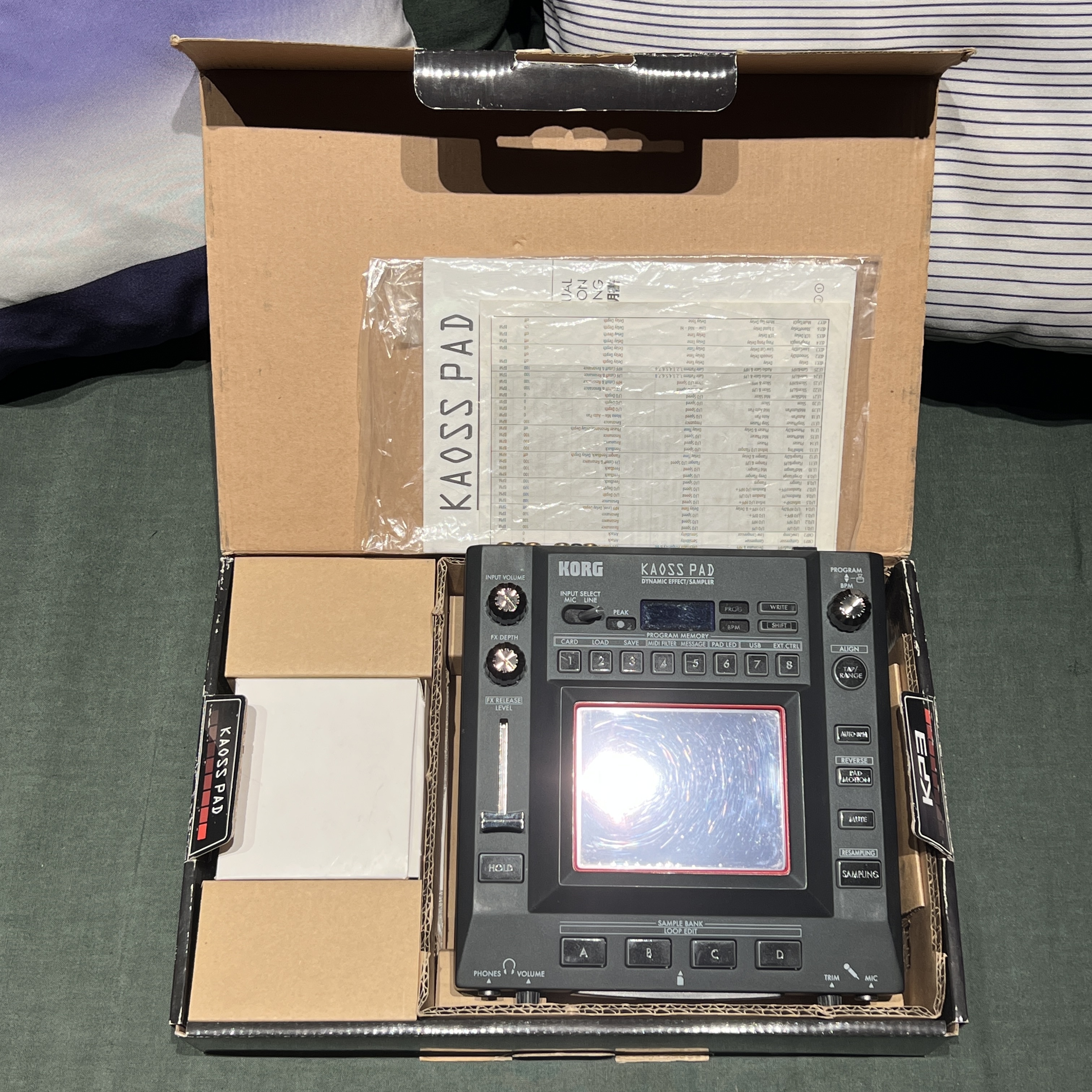 Vends Korg Kaos Pad 3 TBE (film de protection encore présent sur l’écran) avec alimentation, boîte, mode d’emploi.