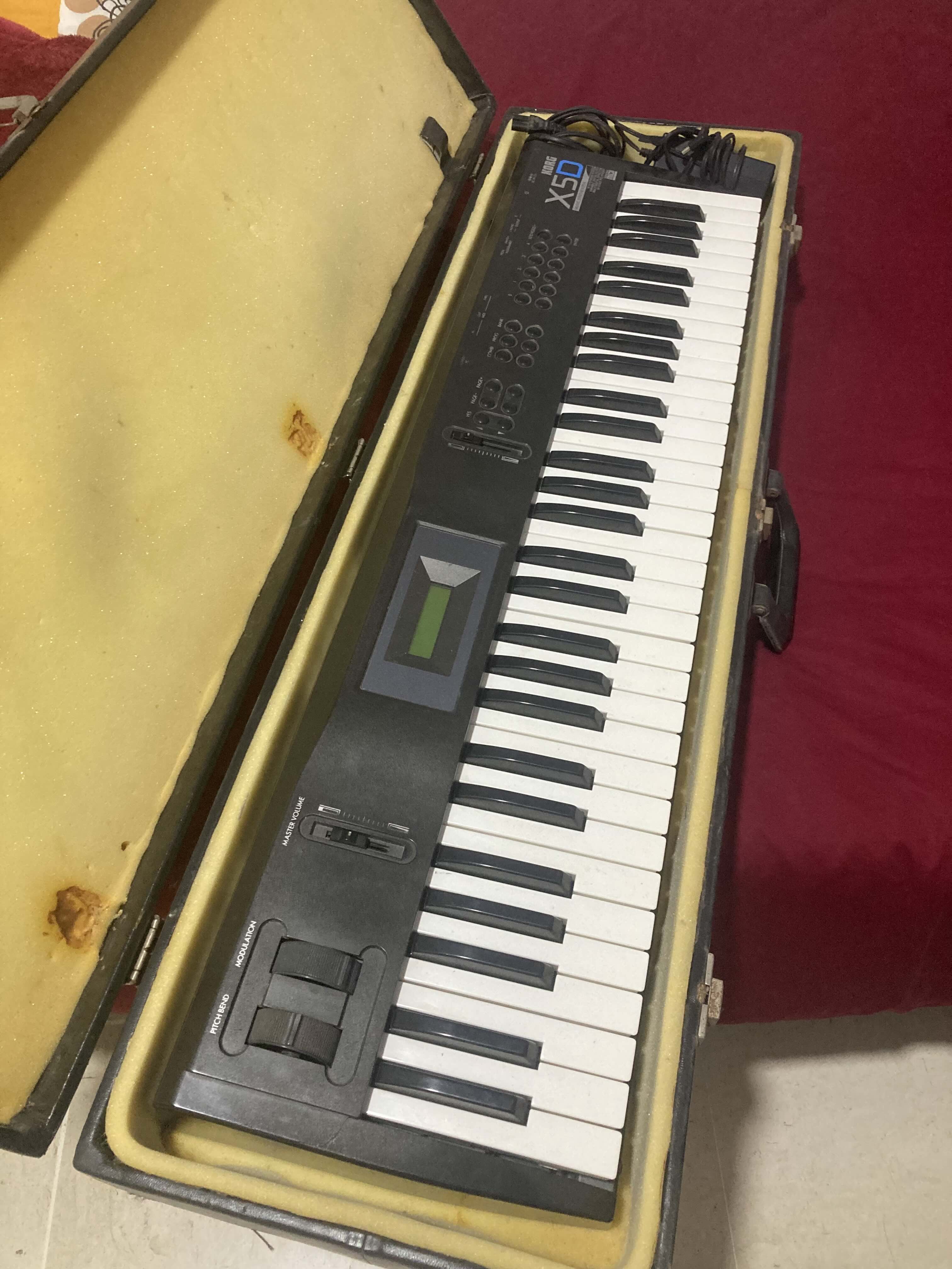 Vends X5D KORG