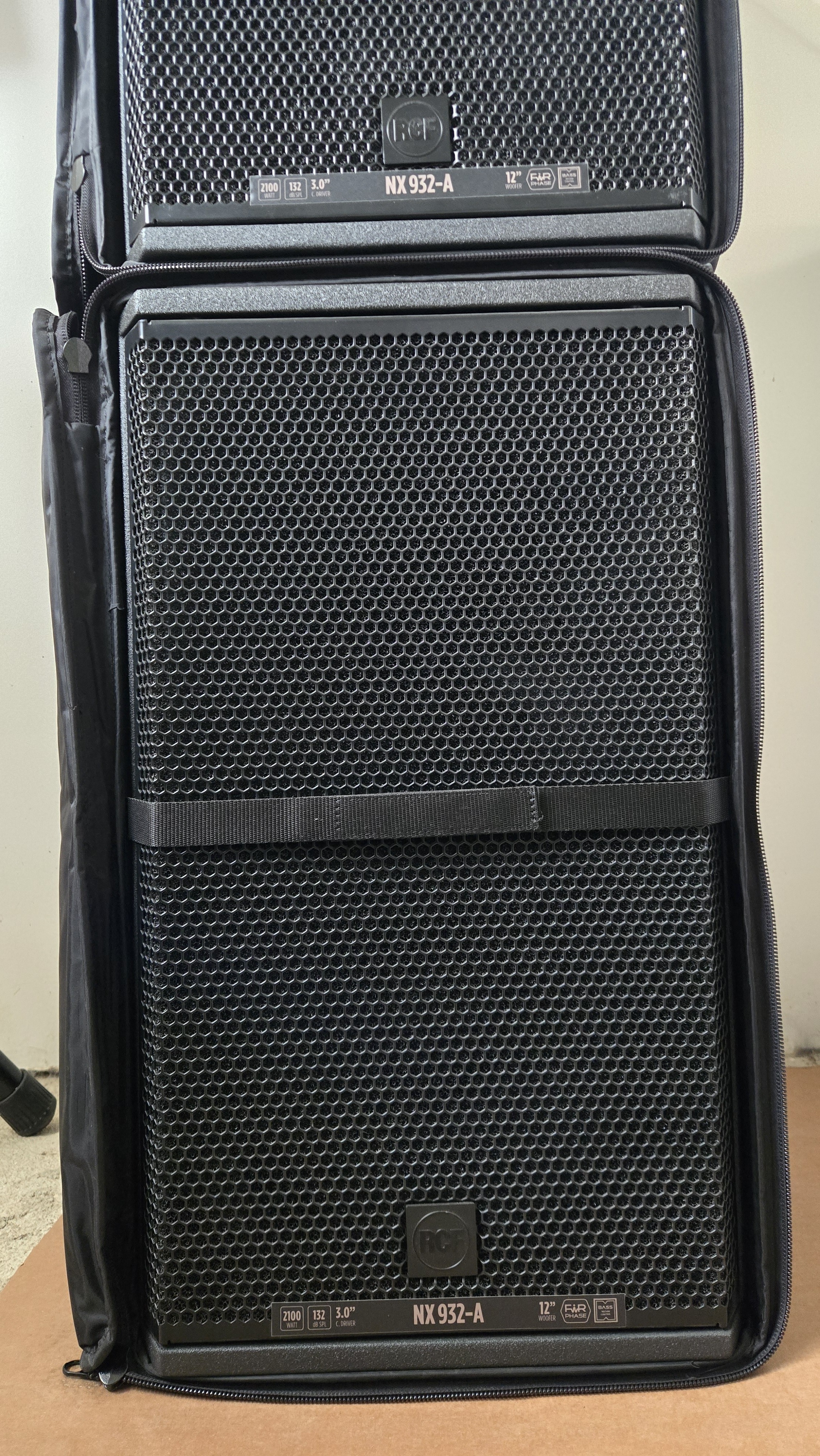 Enceintes RCF NX932