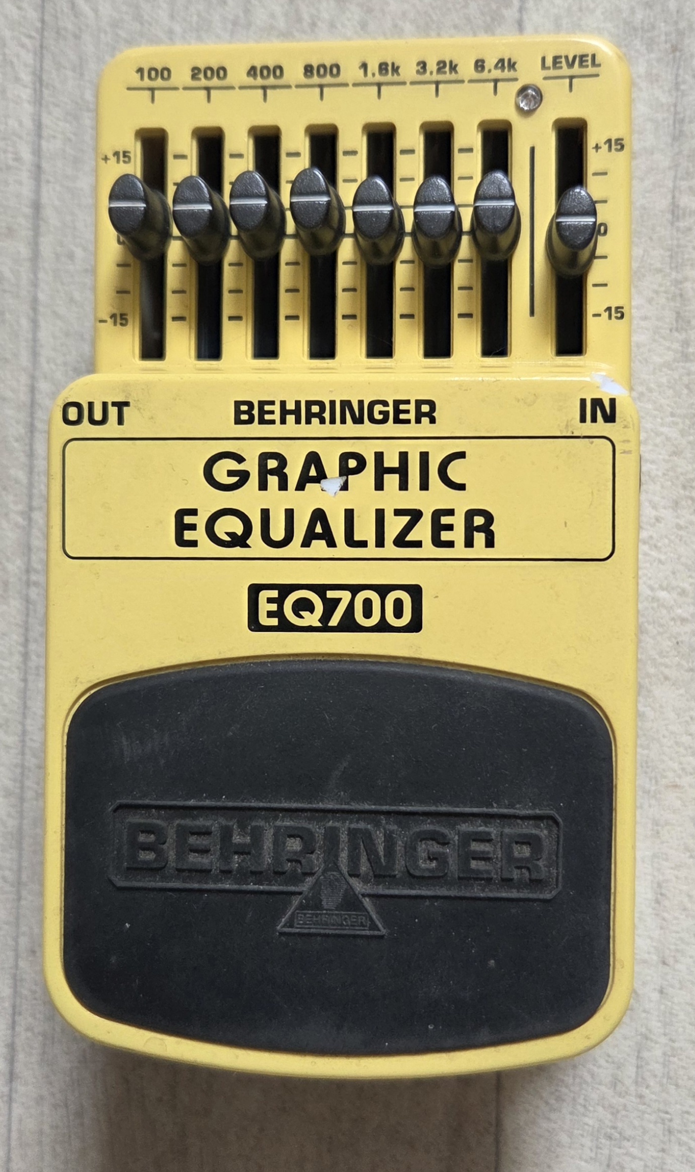 Vds pédale equalizer Berhinger 