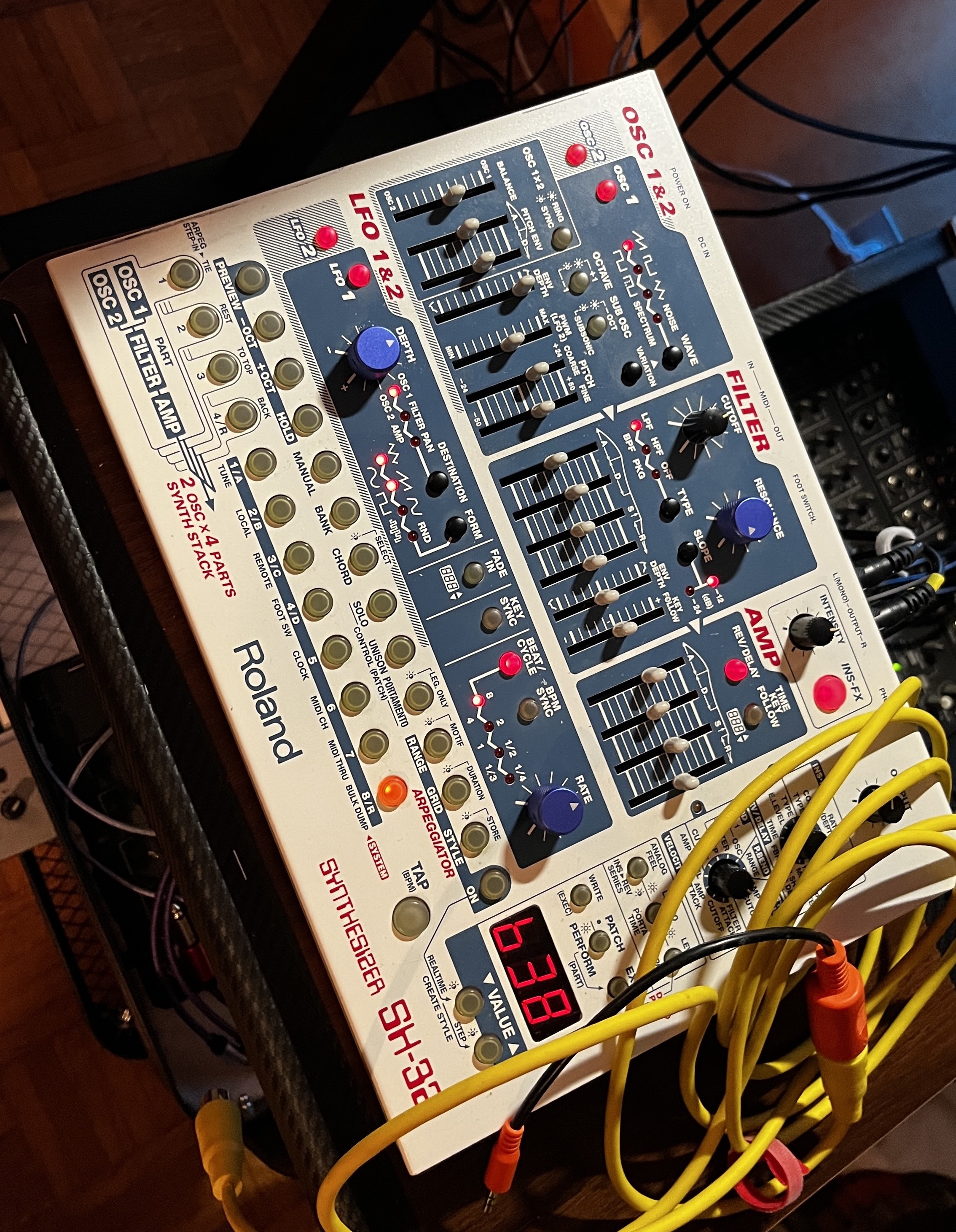 Roland SH-32