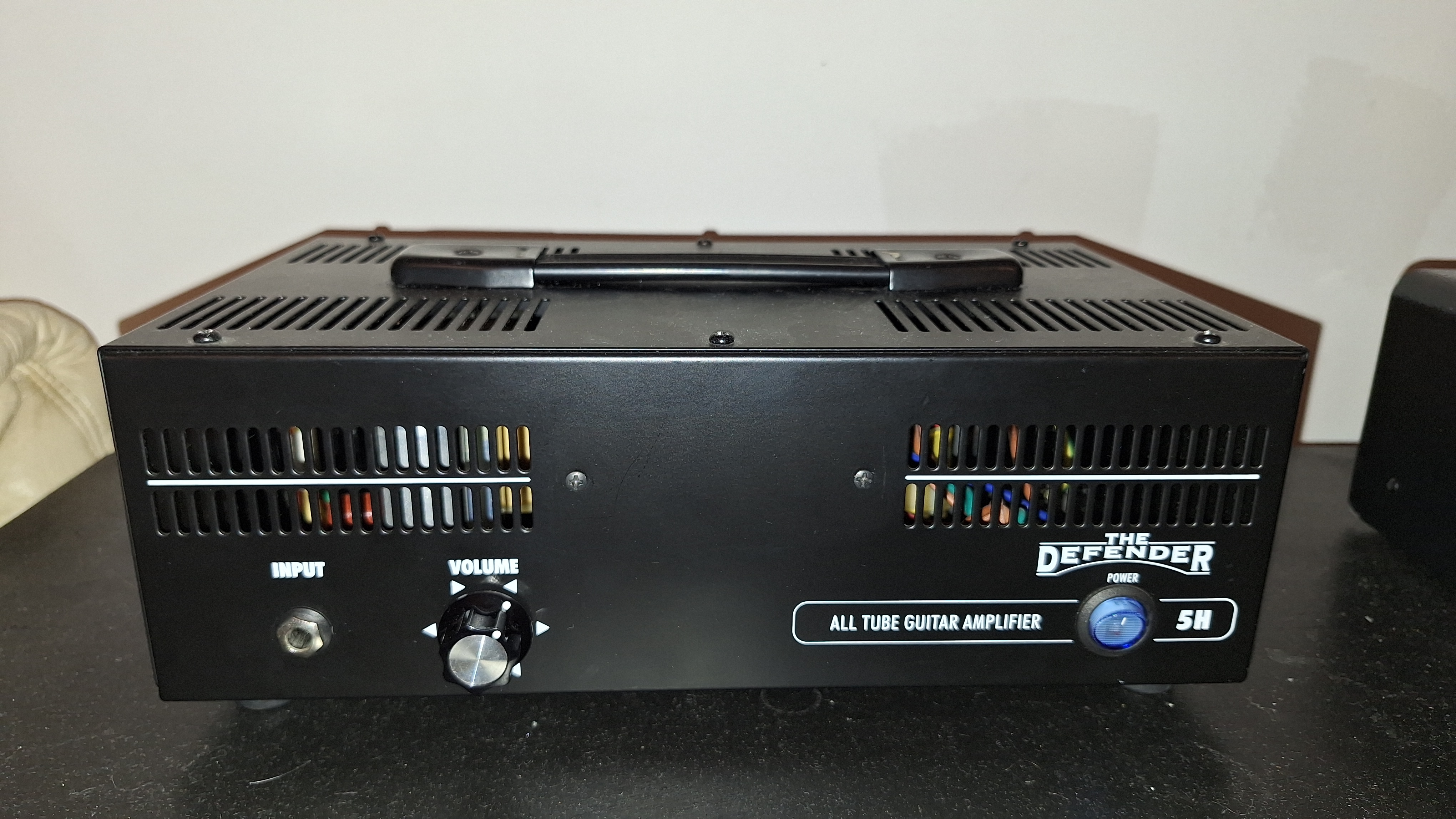 Vends tête toute lampe 5W Kustom Defender 5H