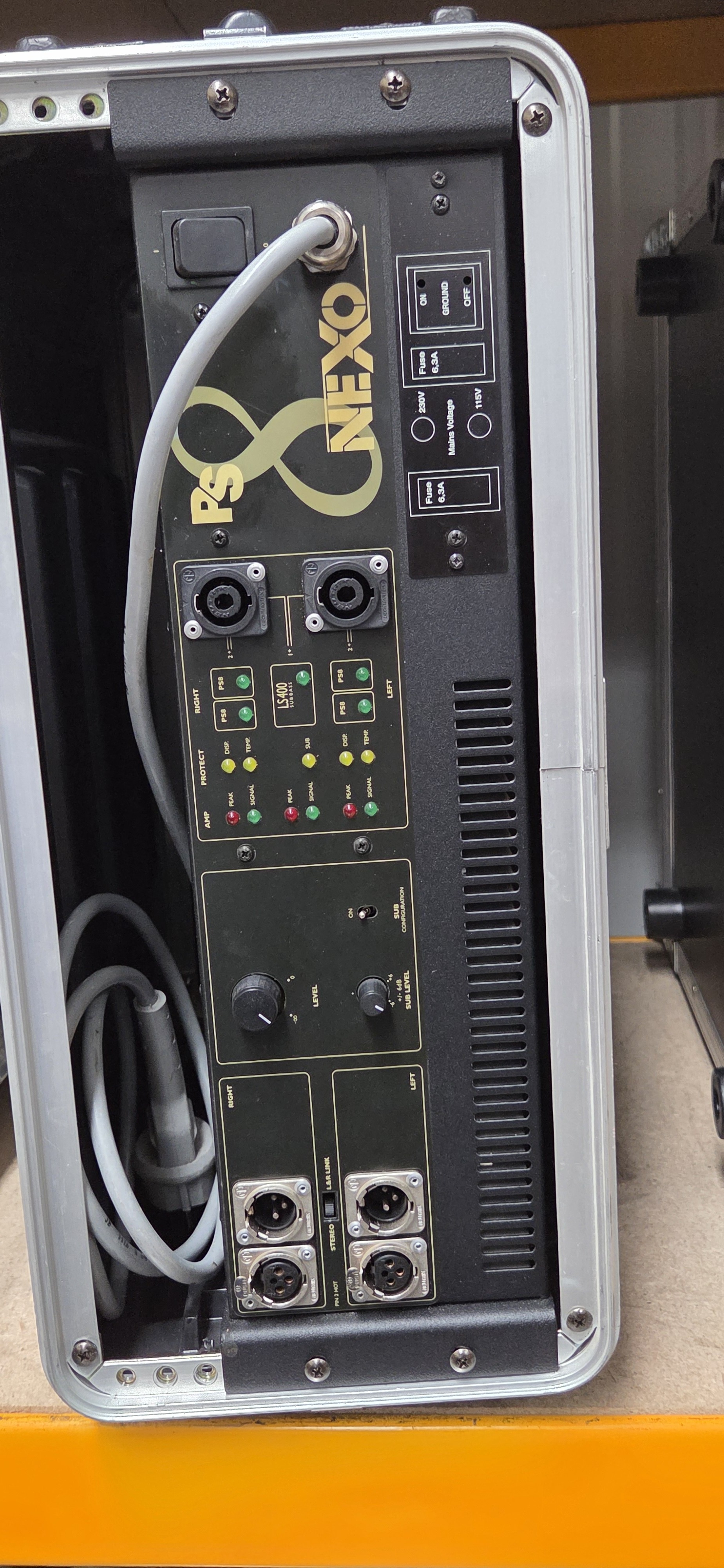 Amplificateur / Processeur NEXO PS8Amp en Flight-Case