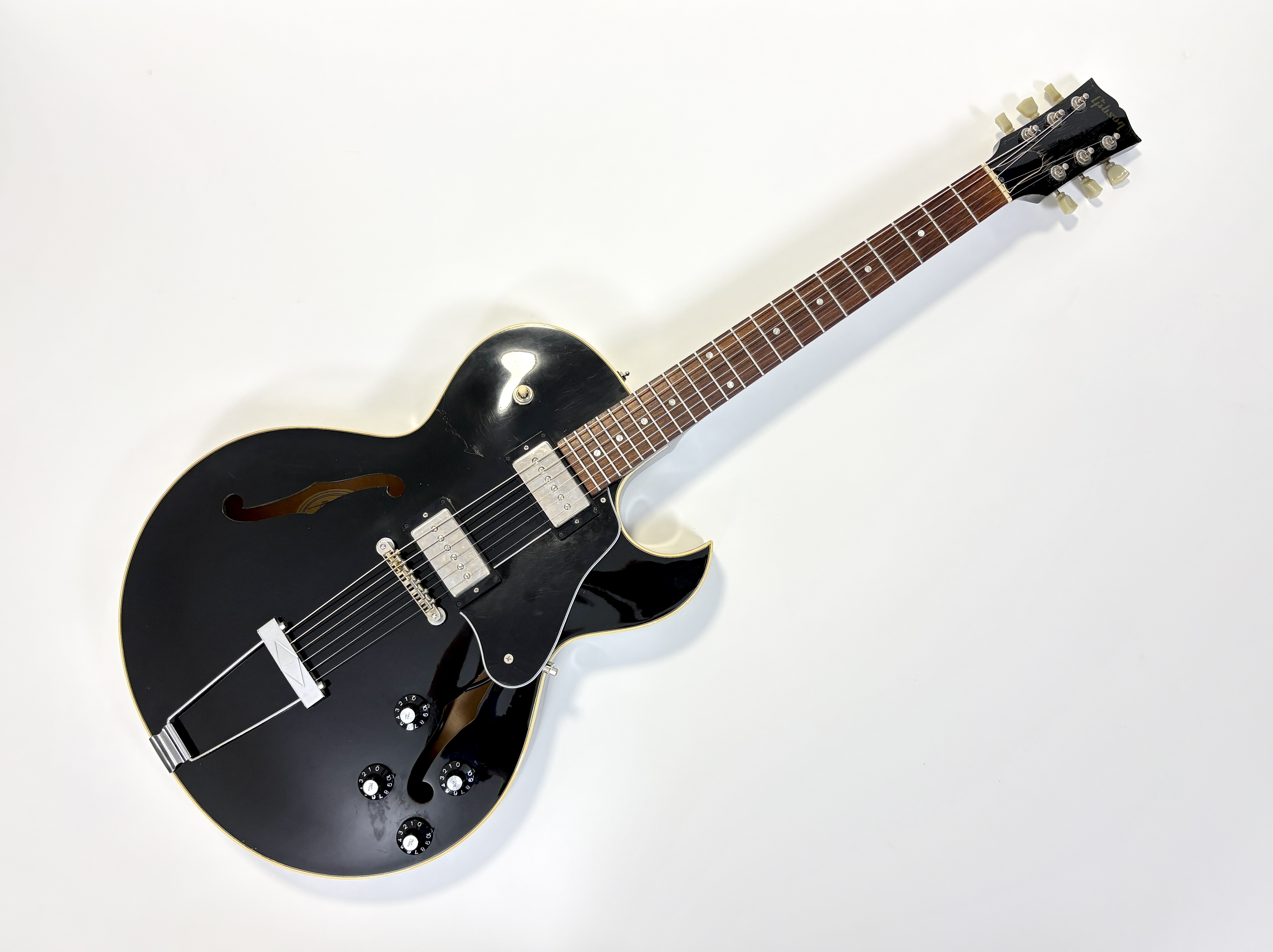 Gibson ES-135 Ebony 1998