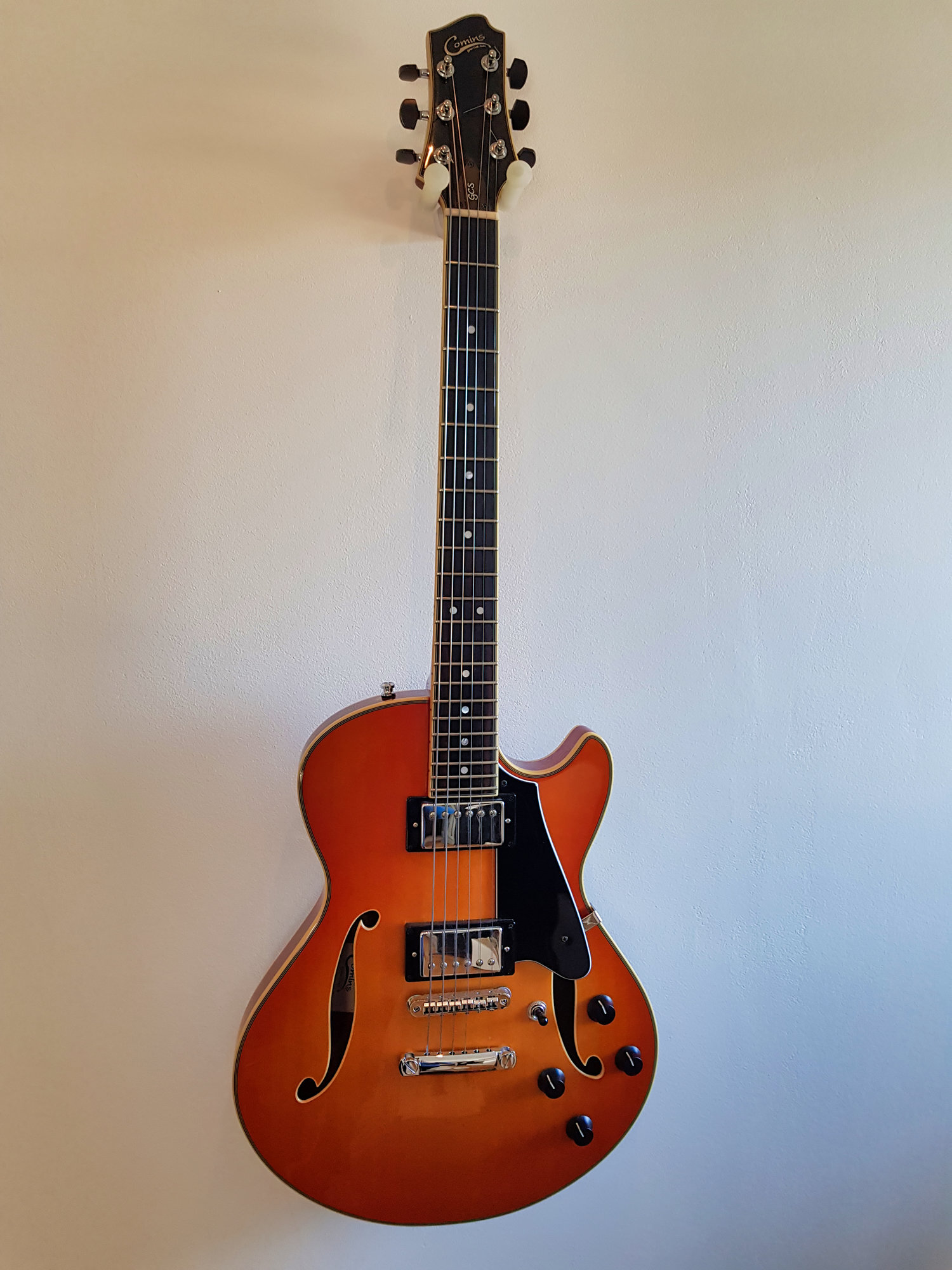Comins GCS-1ES Tangerine Burst – Semi-Hollow – Étui rigide