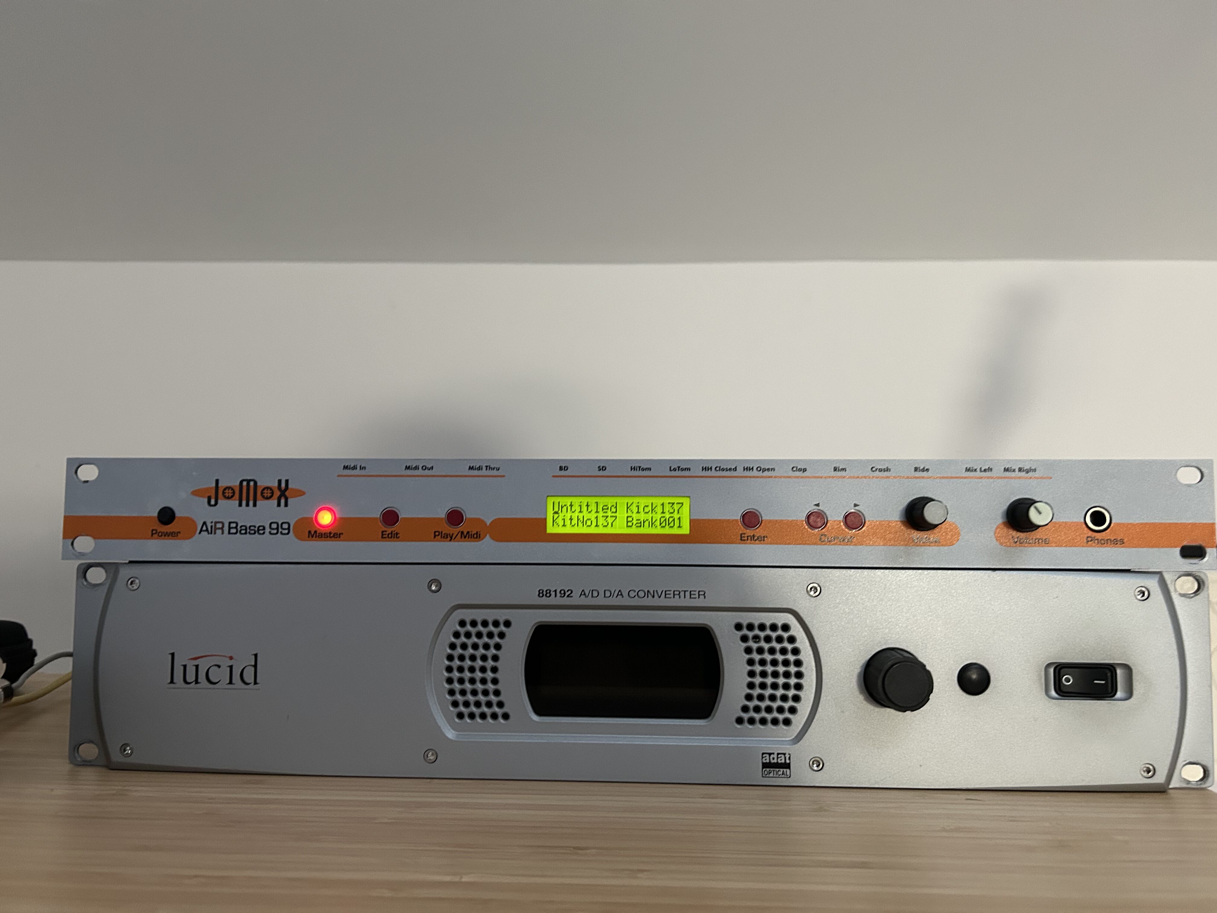 Vends Jomox airbase99 en excellent état