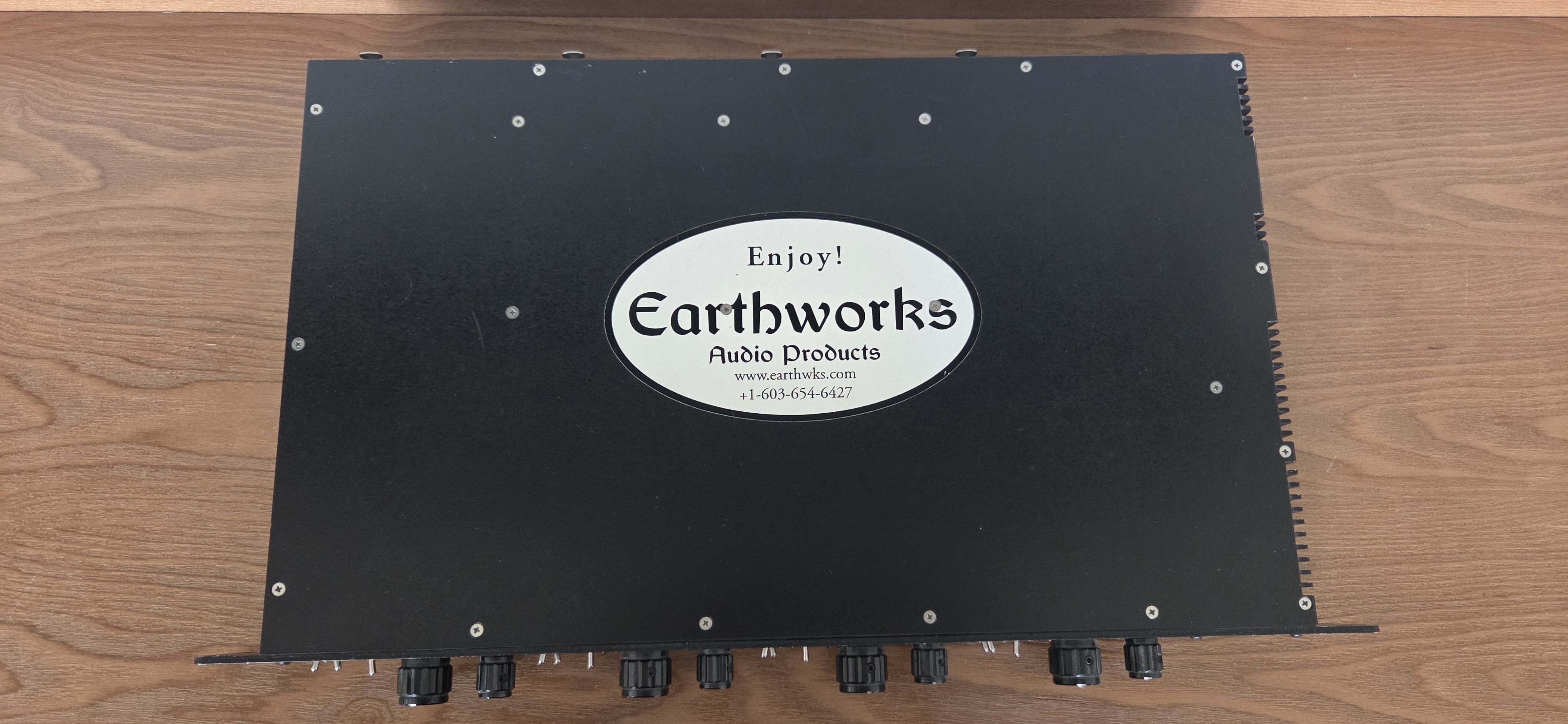 Earthworks 1024 (11924)