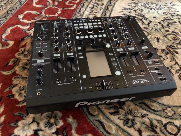 Pioneer DJM 2000