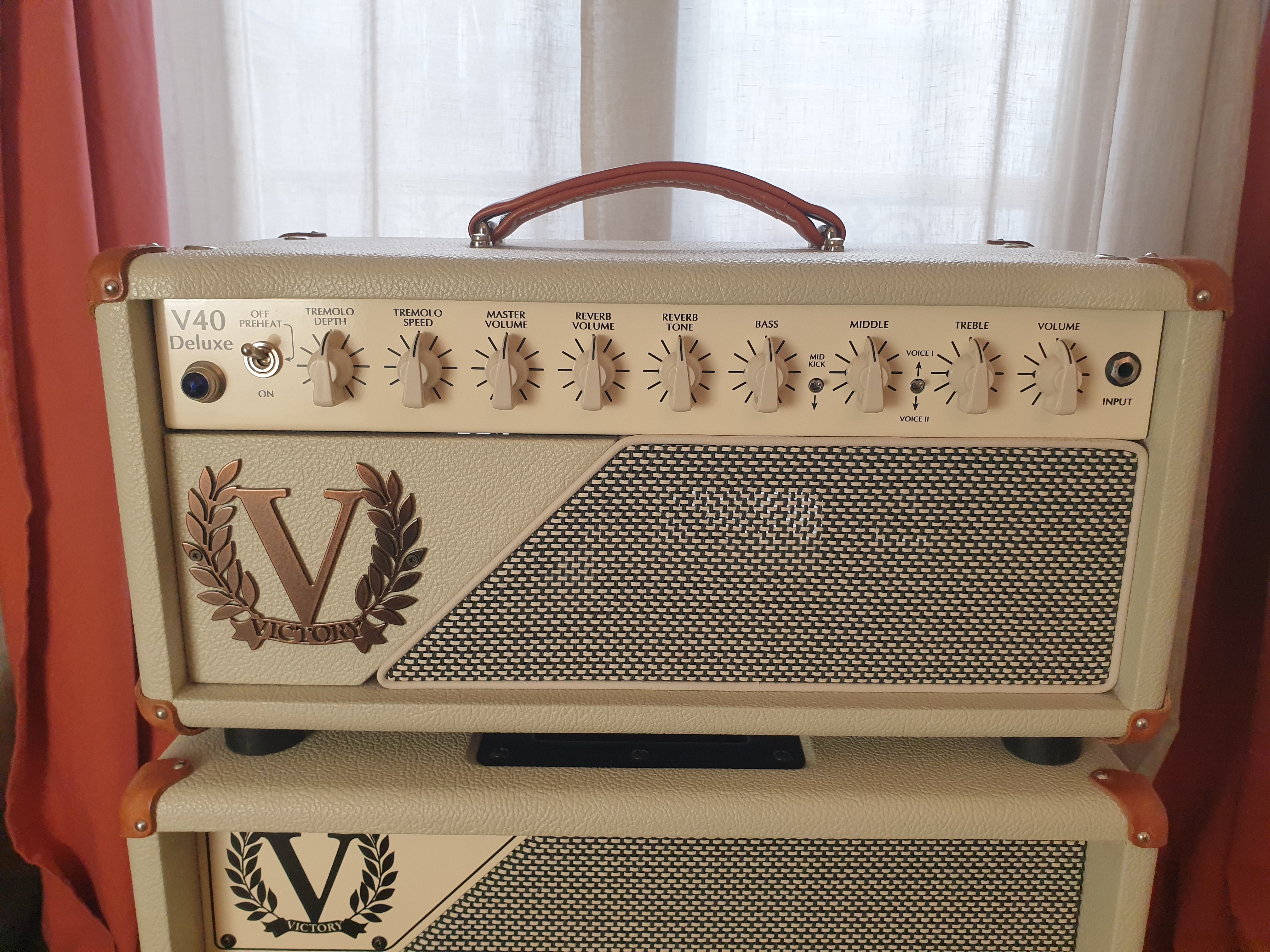 Combo Victory V40 Duchess Deluxe + Cab V212