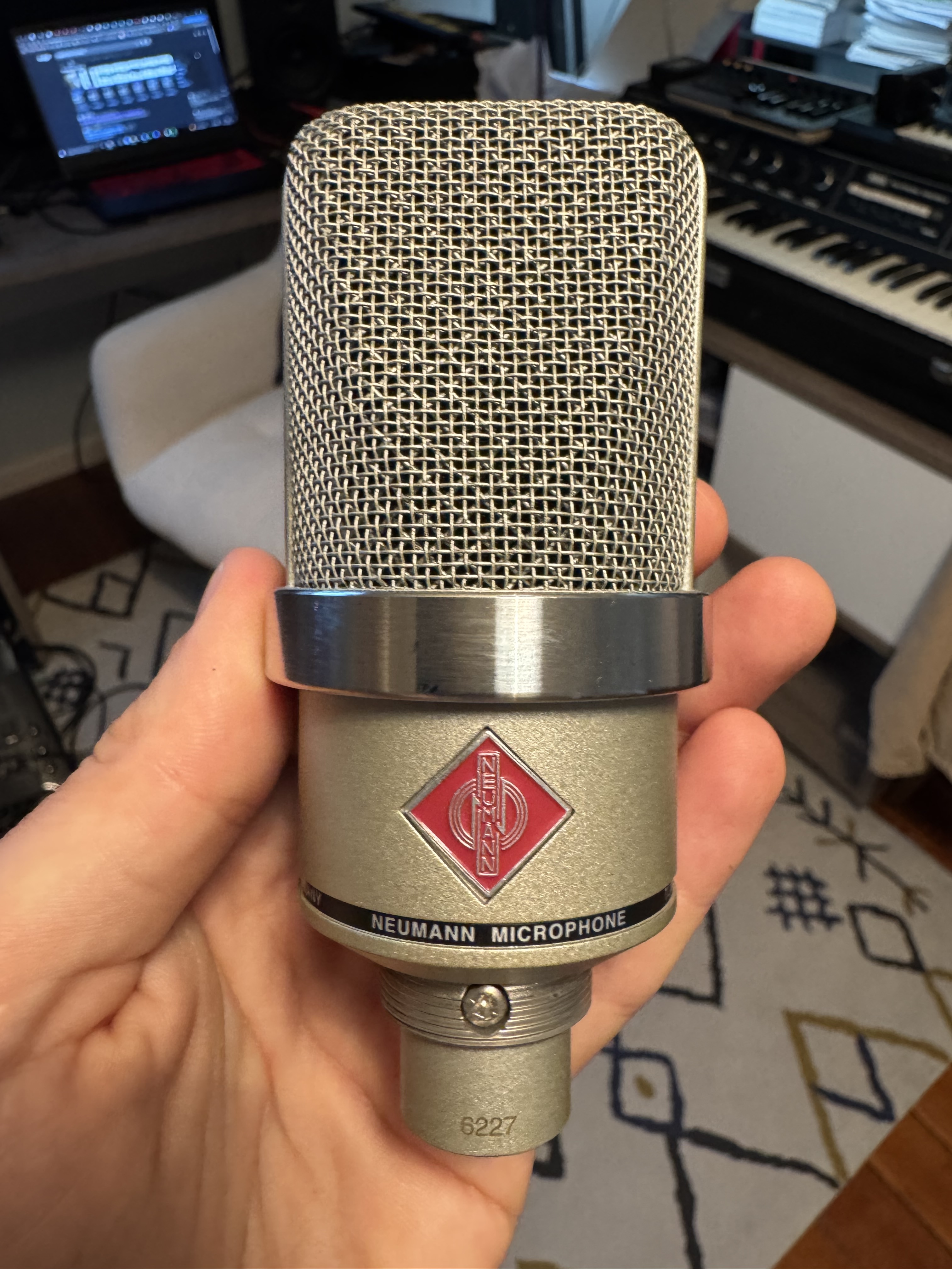 Neumann TLM 102
