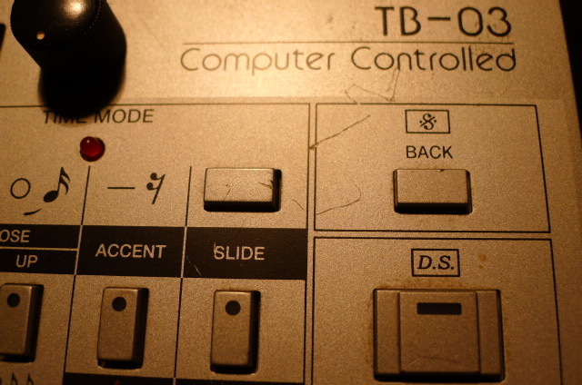 Vends Roland TB-03