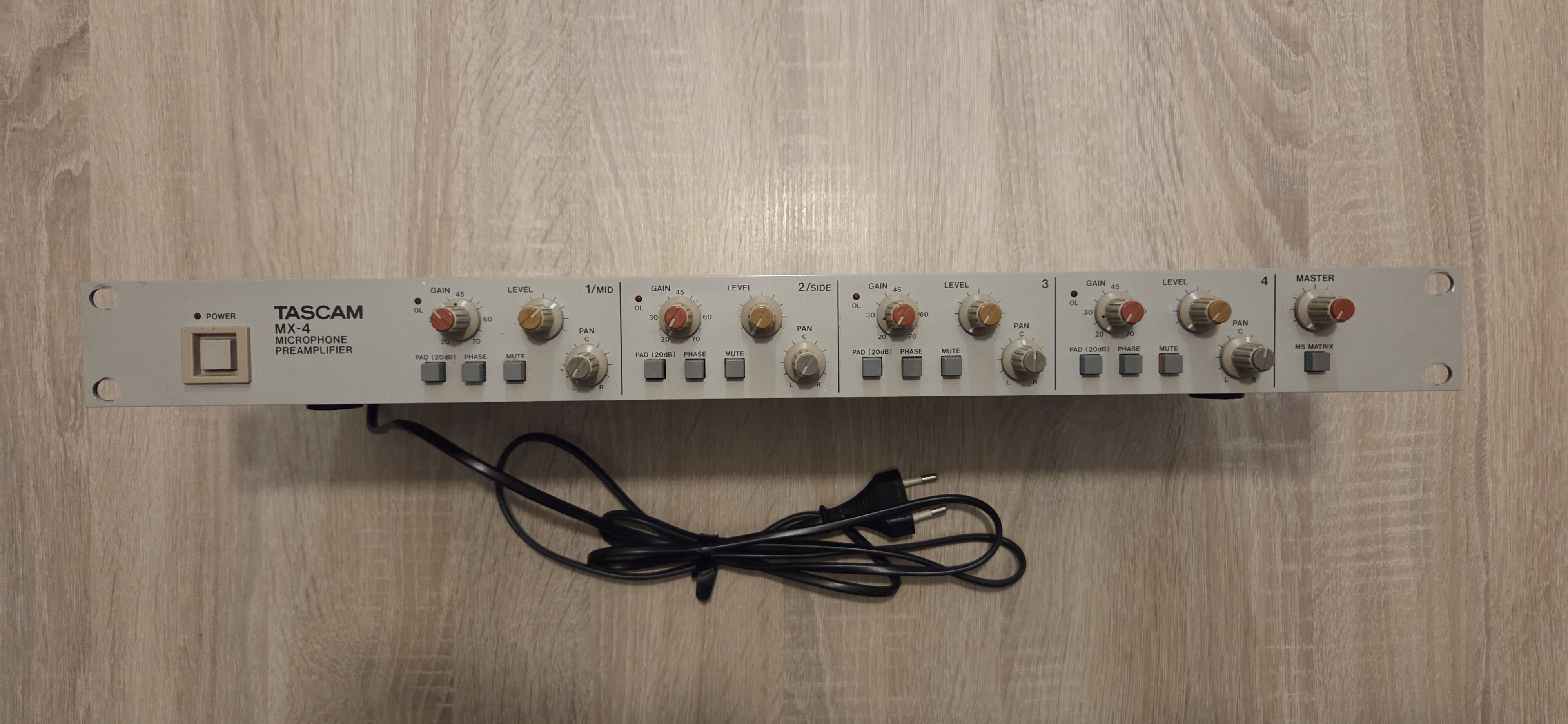 Tascam MX-4 – Préampli micro 4 canaux / matrice M-S – Made in Japan