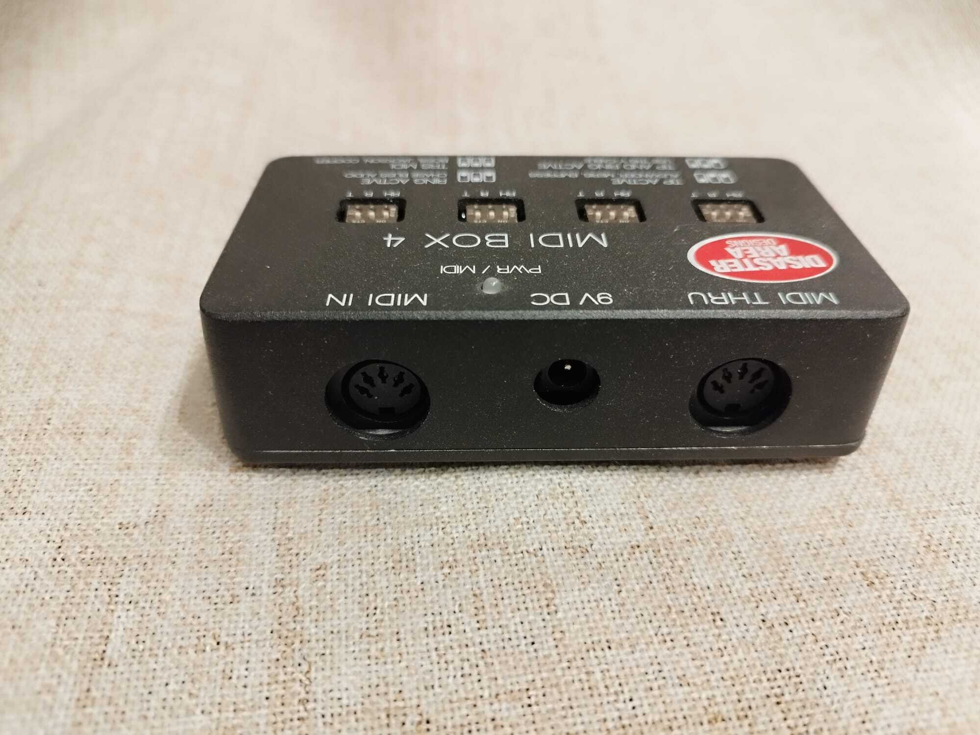 Vends DISASTER AREA DESIGNS - MIDI BOX 4 (V1  3 micro-switchs par port) - état irréprochable