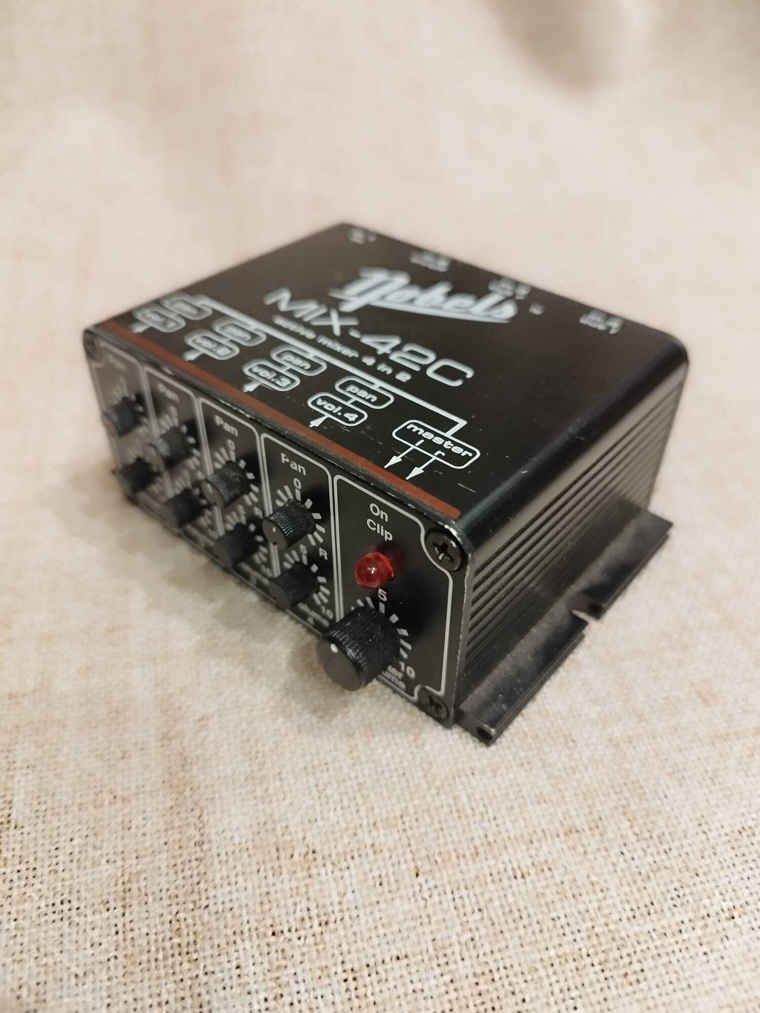 Vends Mini mixage stereo 4 voies NOBELS MIX-42C - Très bon état