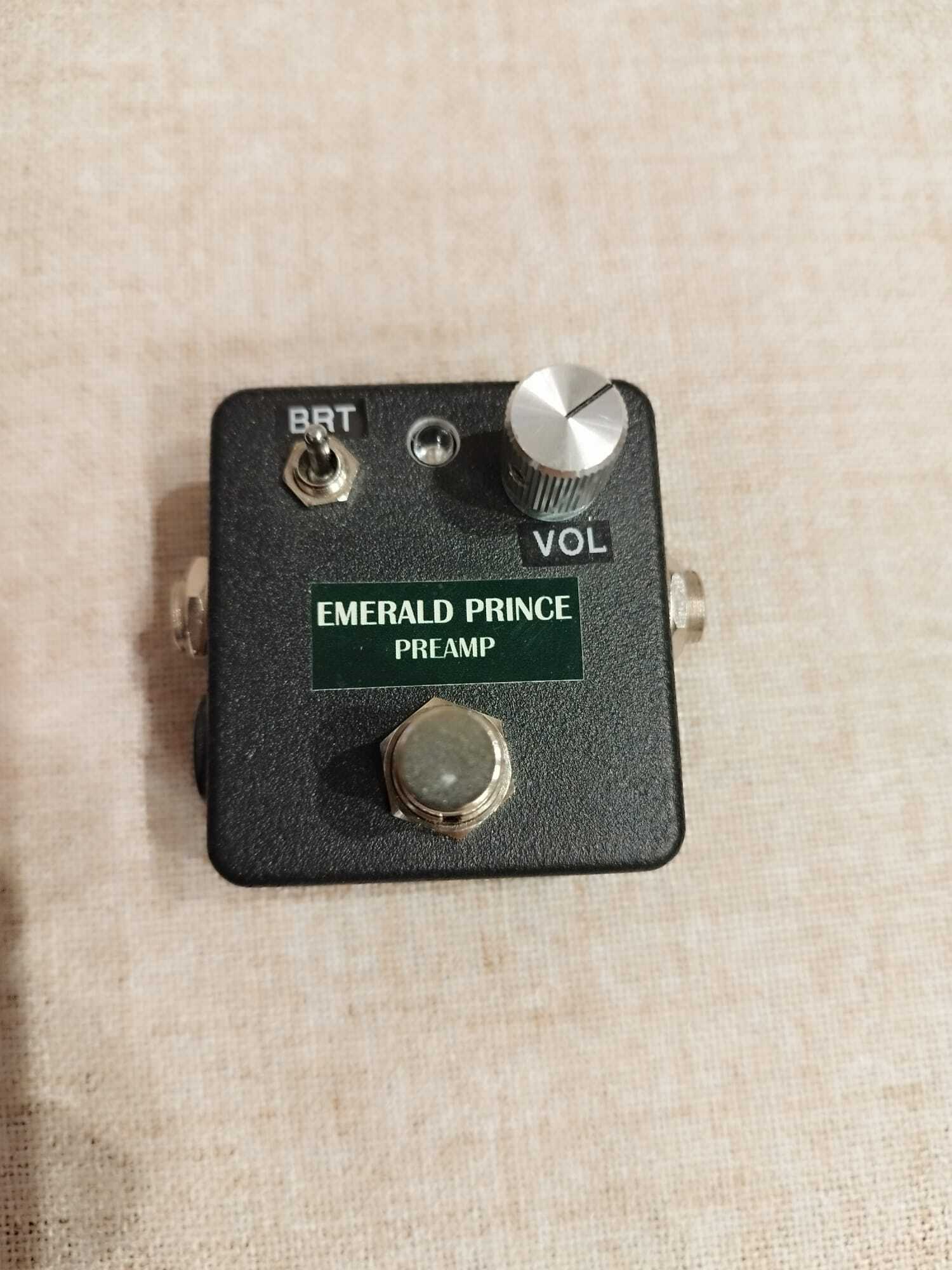 Vends HENRETTA ENGENEERING  EMERALD PRINCE PREAMP (EP booster)  avec réglages externes !