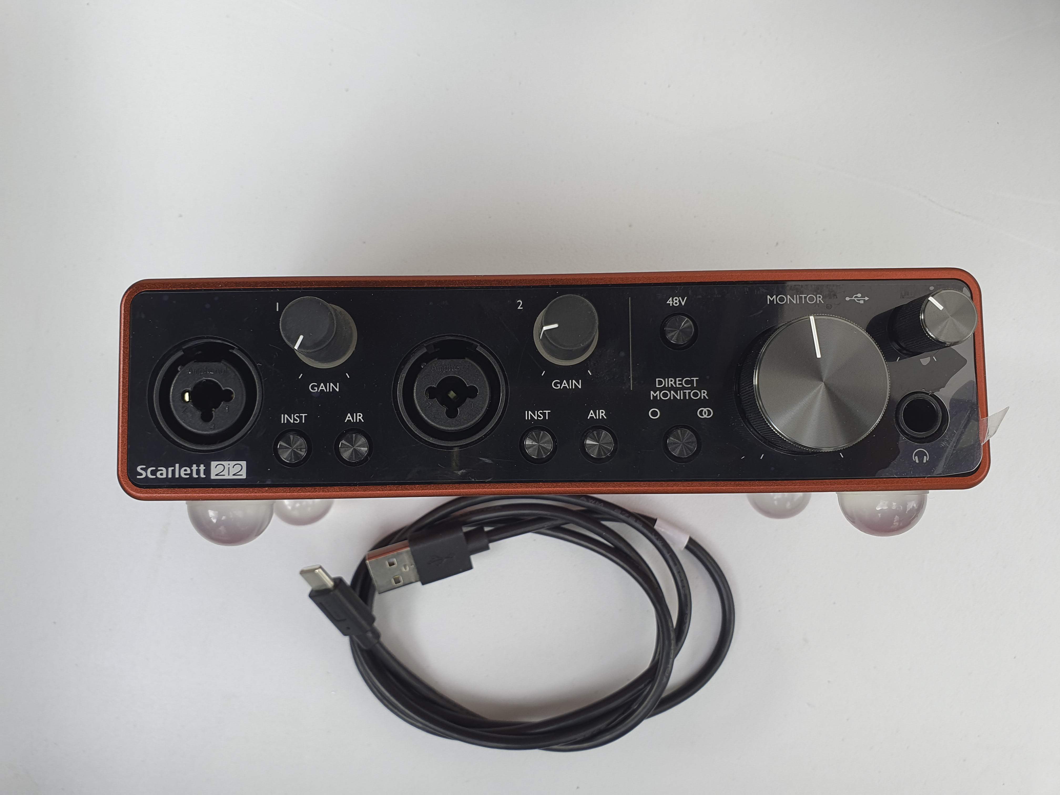 Vends ma carte son Focusrite Scarlett 2i2 Gen 3ends ma carte son Focusrite Scarlett 2i2 Gen 3