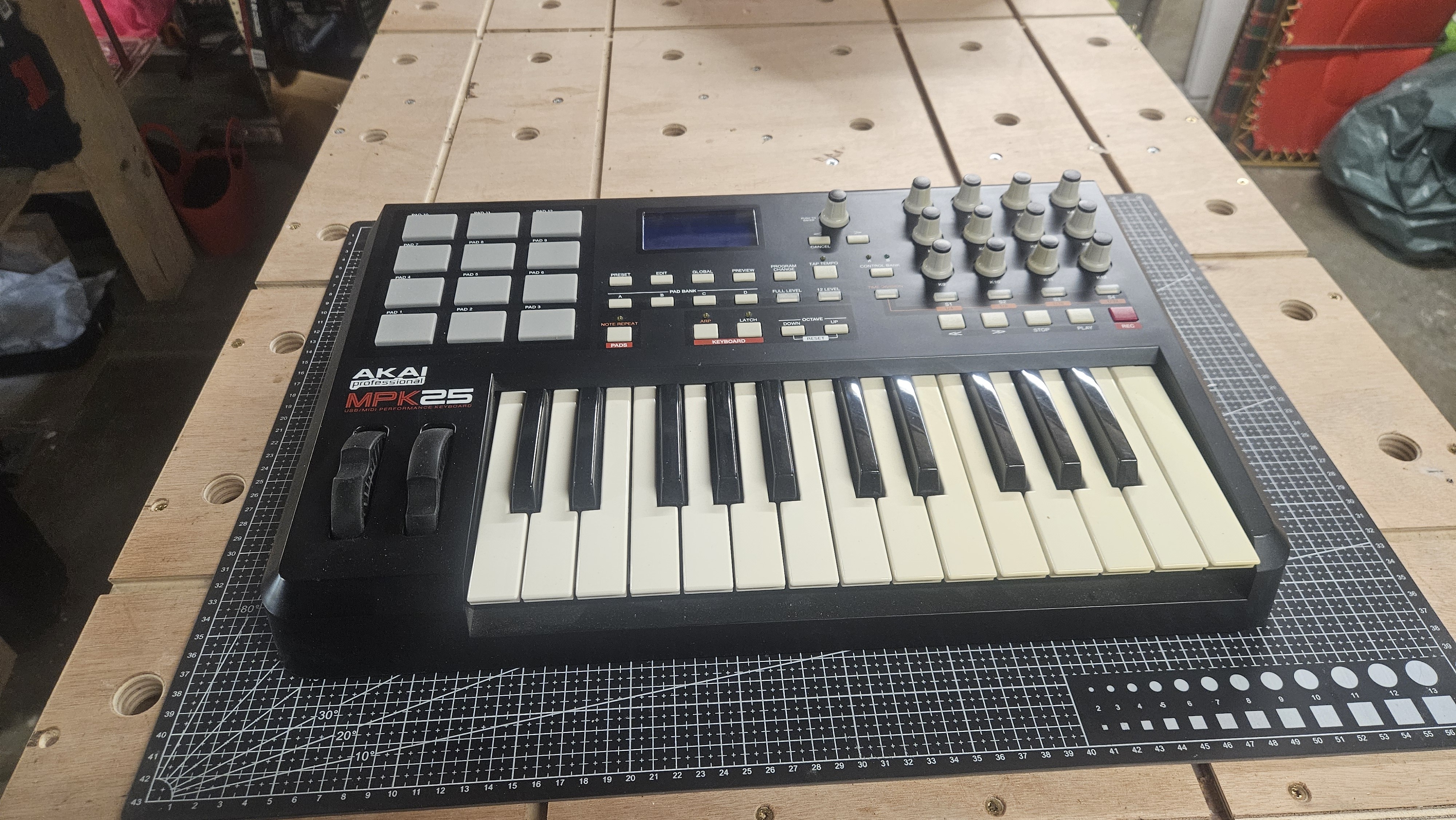 Increvable Akai MPK25