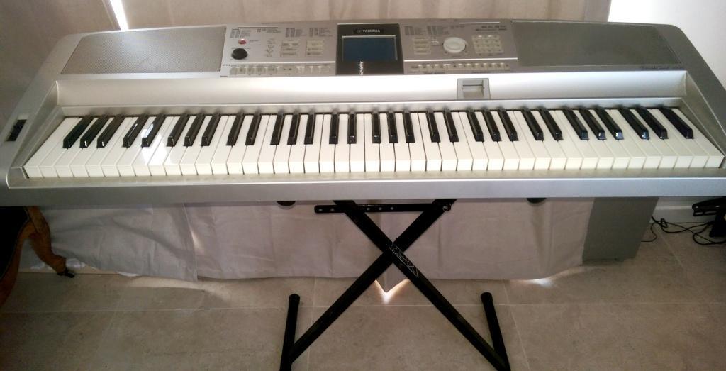 Clavier arrangeur YAMAHA DGX-305