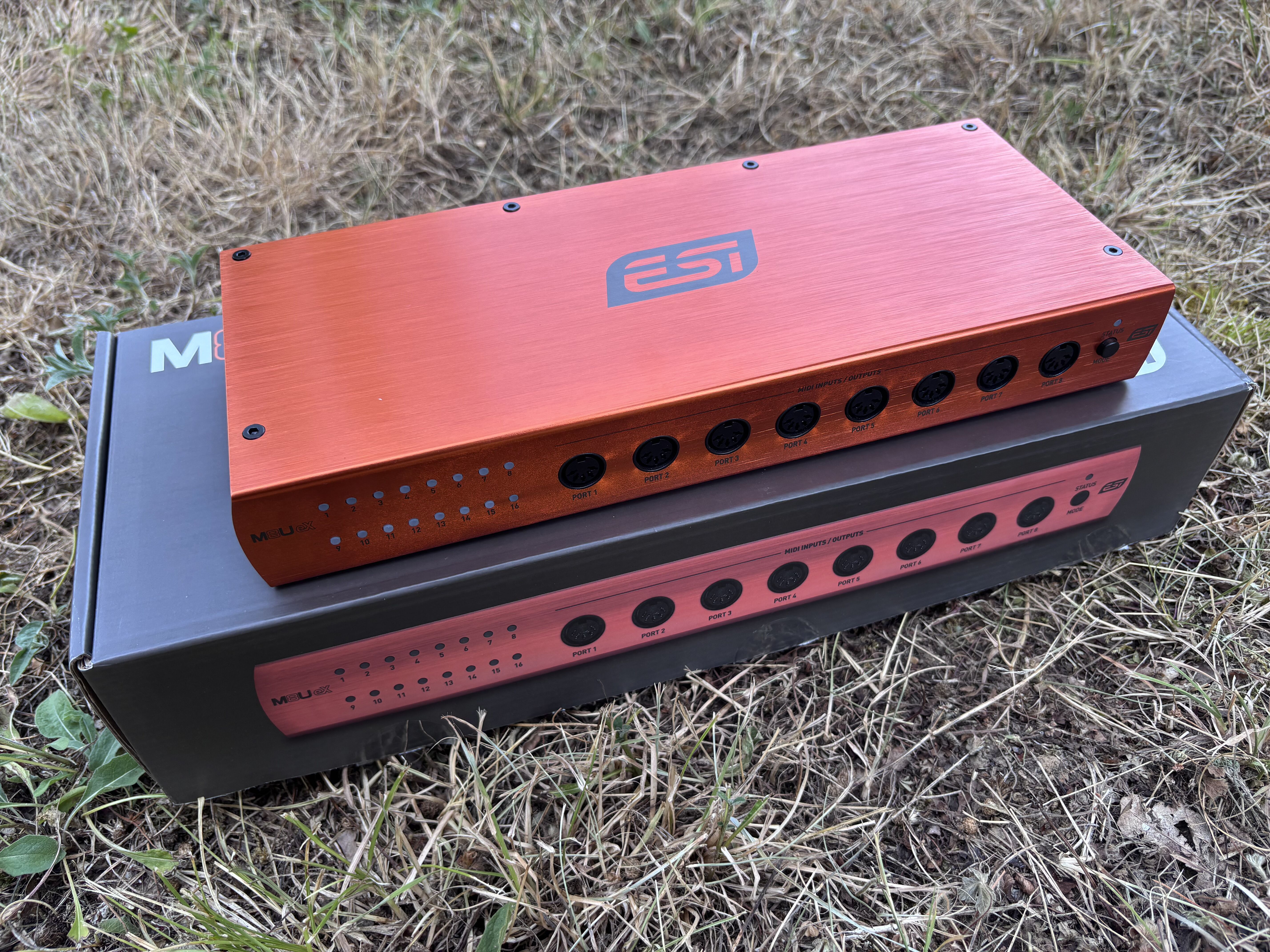 ESI M8U eX – Interface MIDI 16 ports USB 3.0 – Garantie Thomann