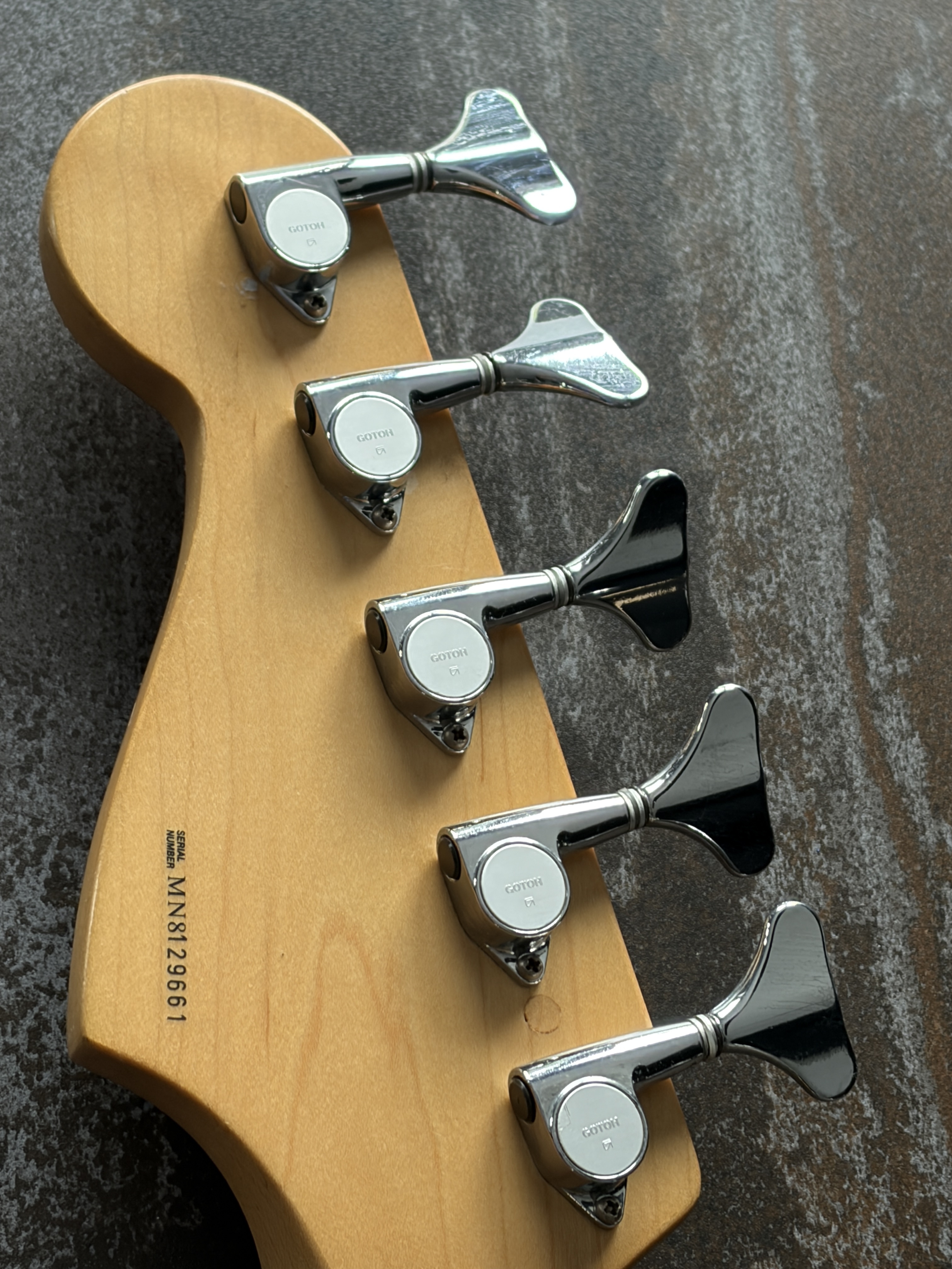 Fender Deluxe Jazz Bass V (6660)