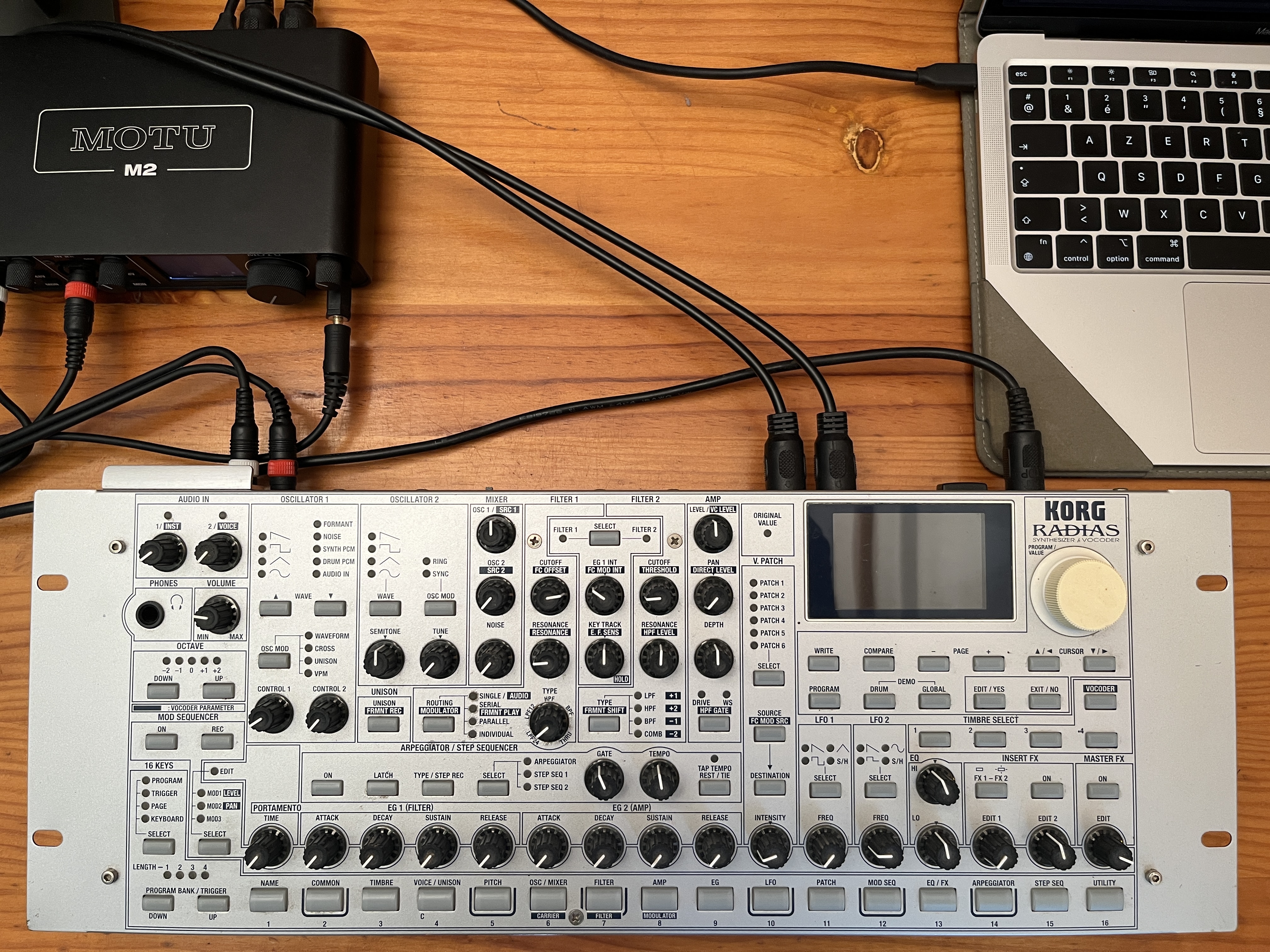 Vends Korg radias